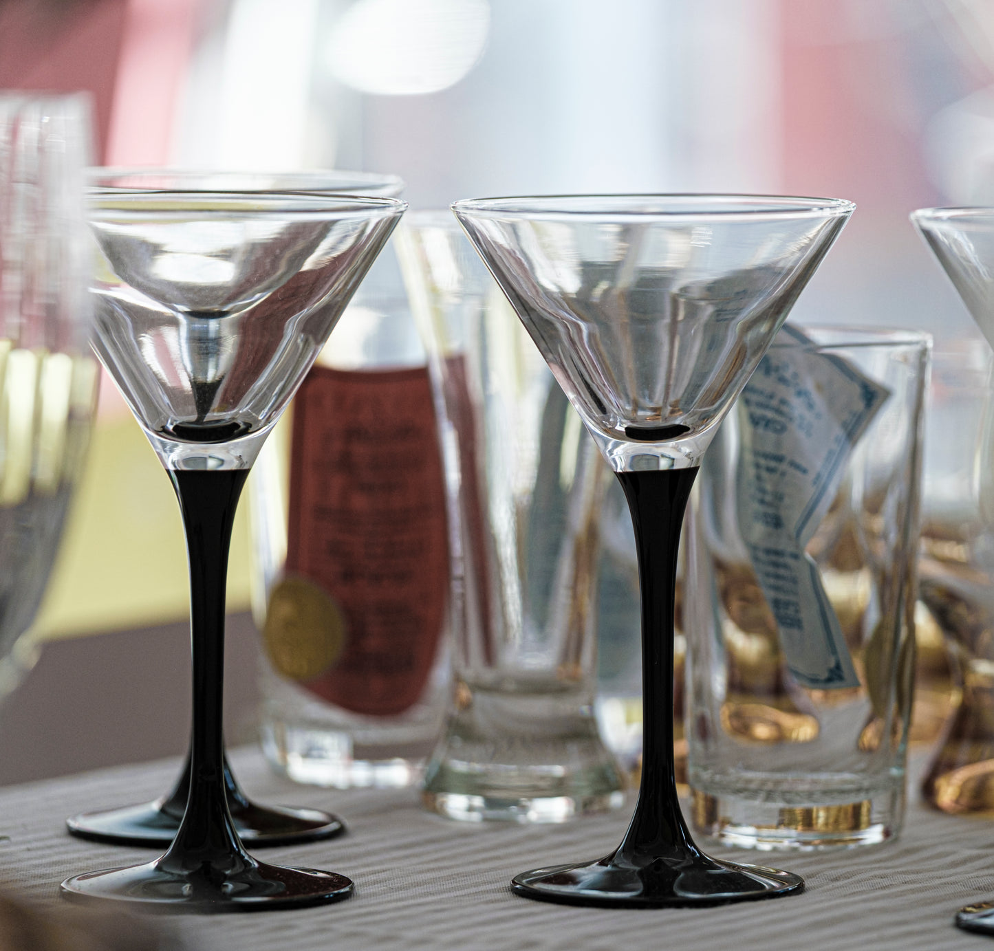 Verres Luminarc à cocktail pied noir