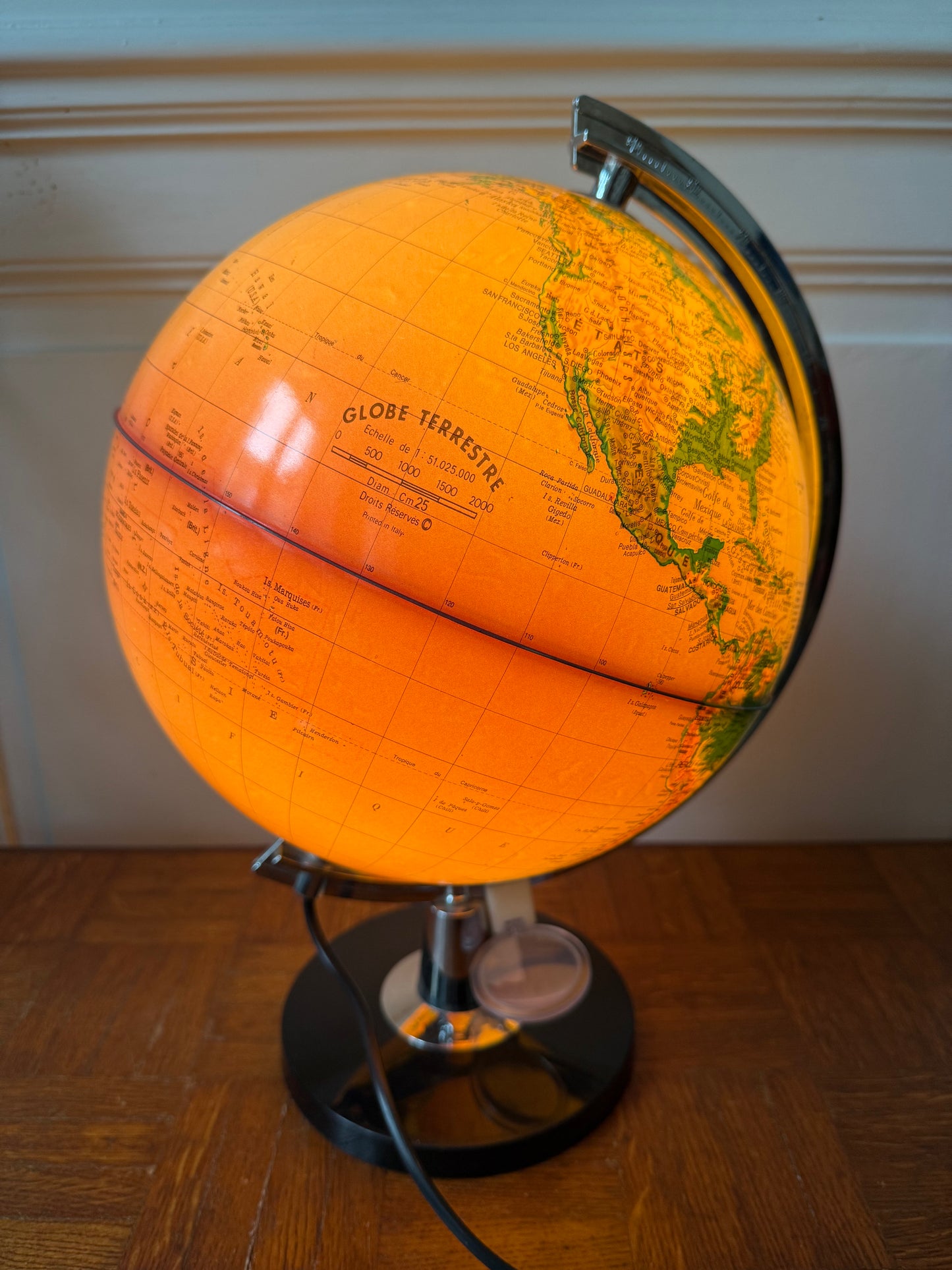 Globe lumineux rose