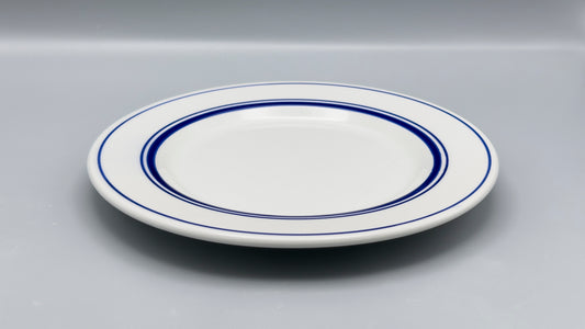 Petites assiettes liseré bleu