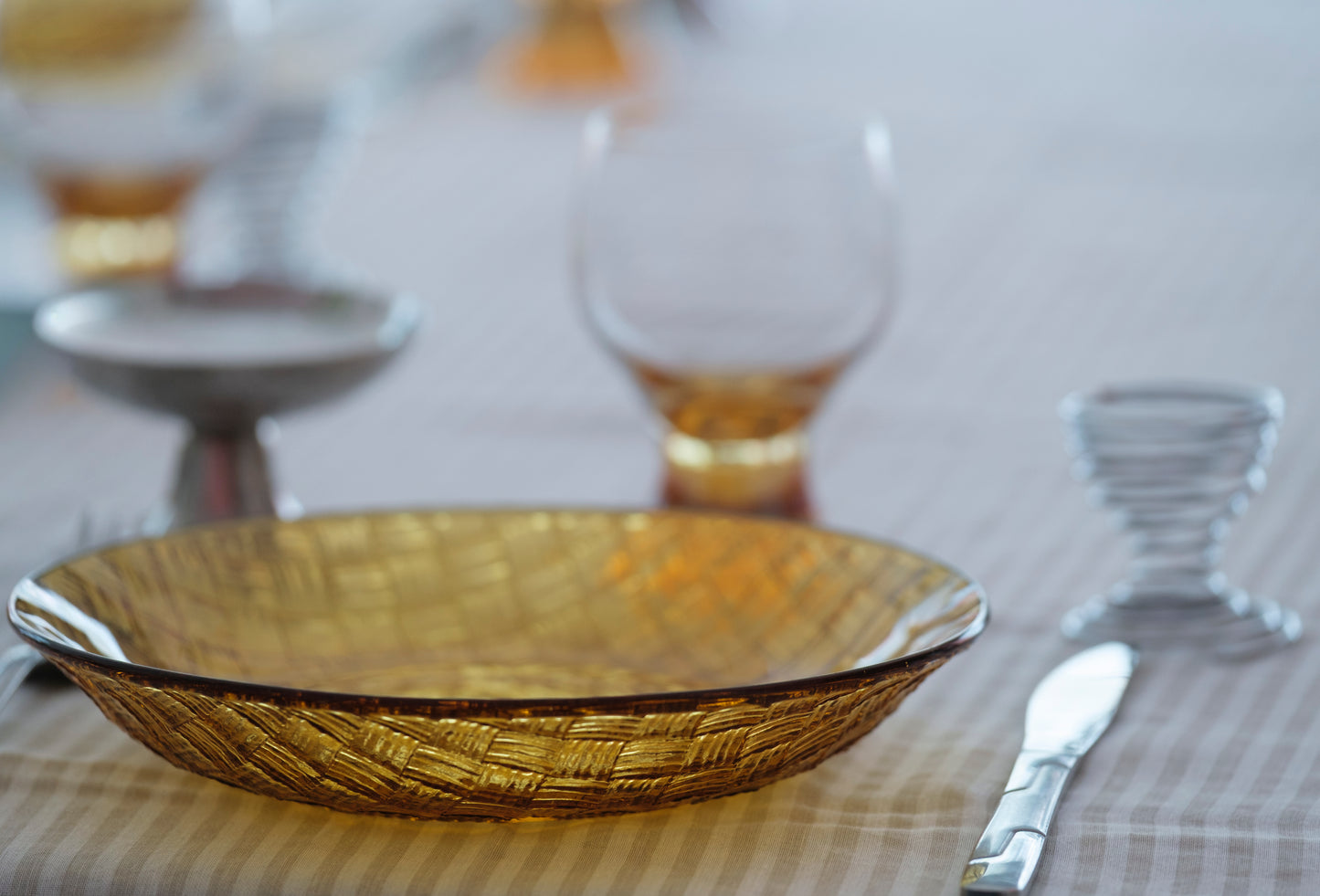 Assiettes creuses Duralex en verre ambré