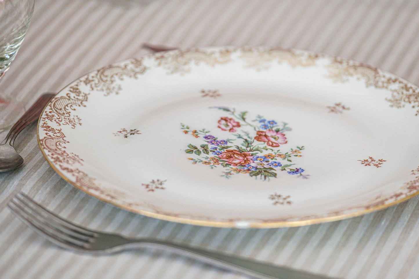 Lot de 4 grandes assiettes chiadées porcelaine de Limoges