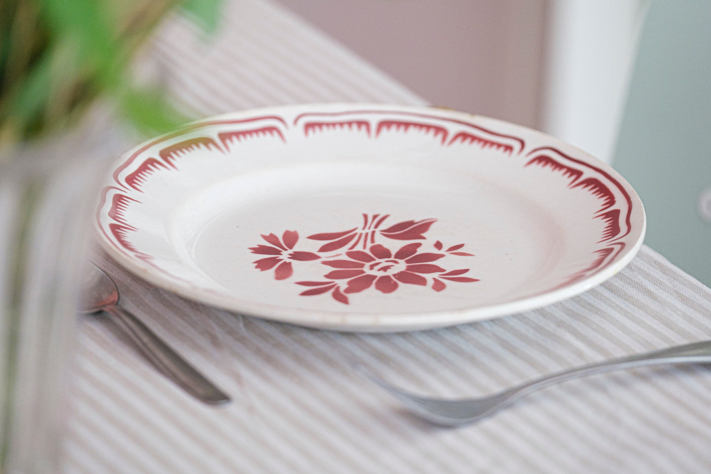 Lot de 6 assiettes plates fleuries rouges