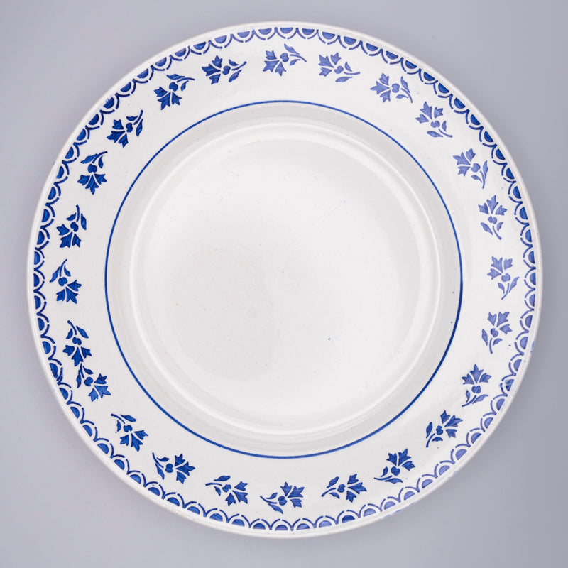 Blue semi-ceramic plates with a smooth, semi-rough finish from Razzia Days, featuring a subtle decorative pattern.