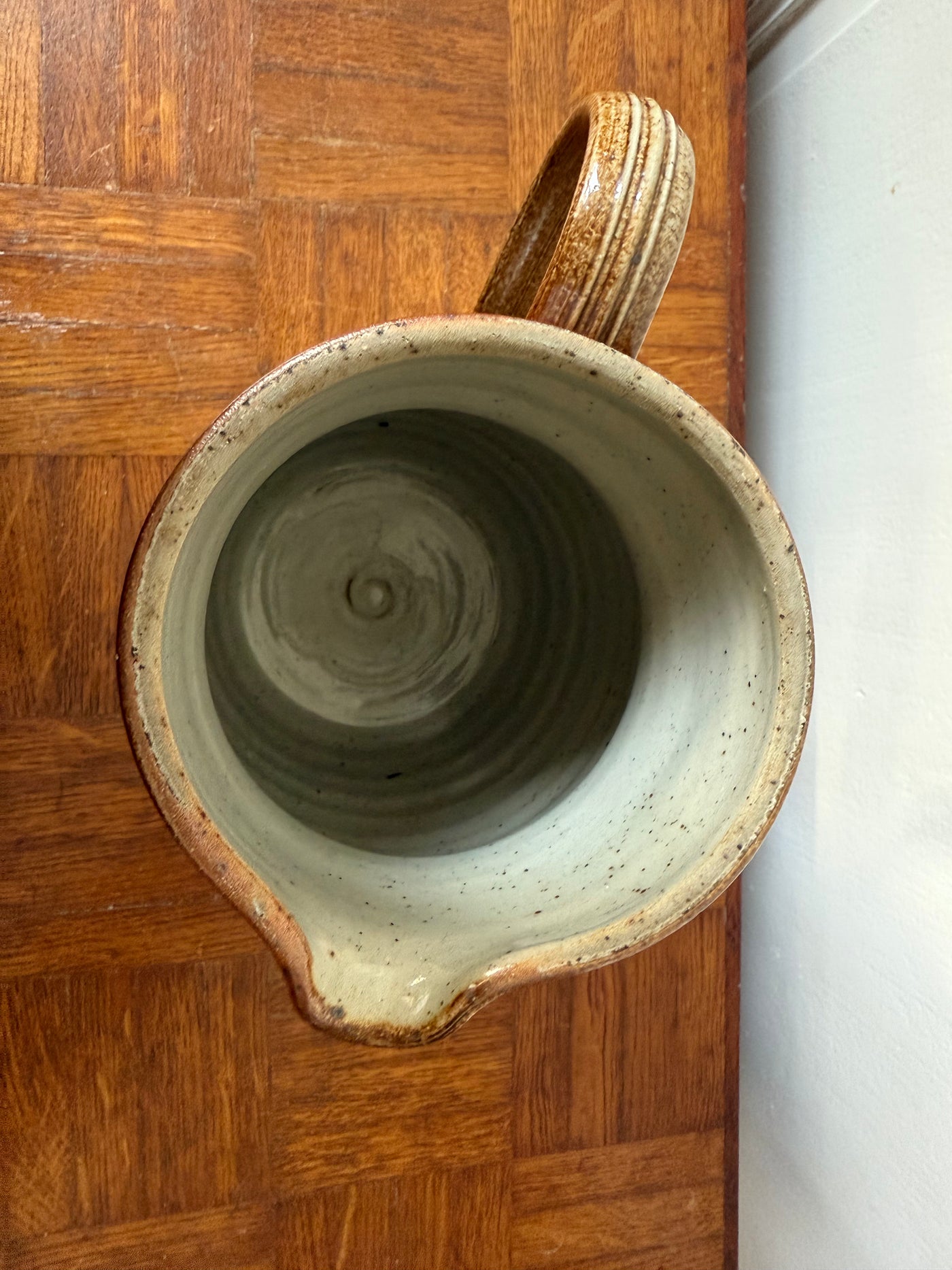 Pichet / brot ancien fait à la main en grès
