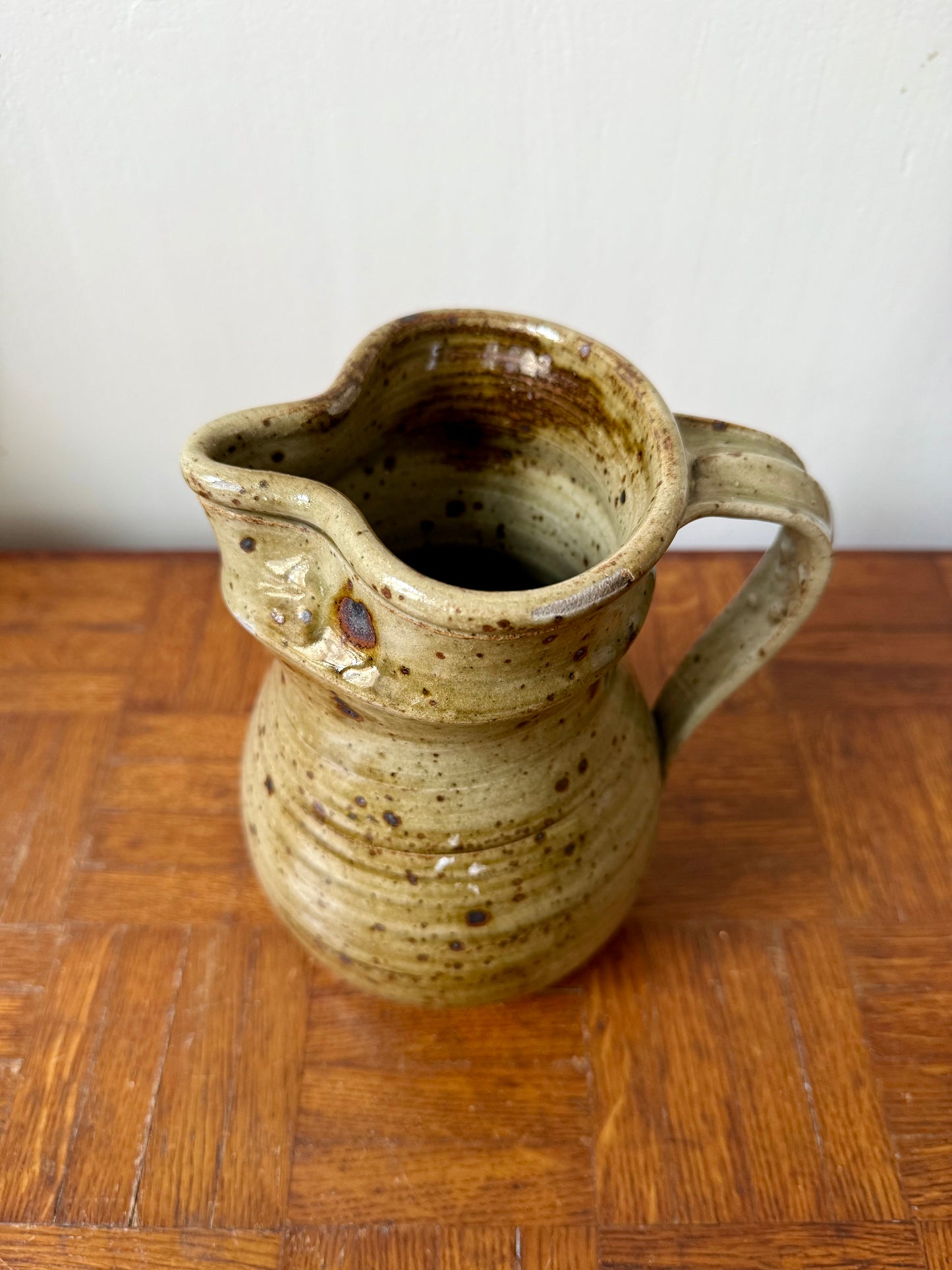 Pichet en grés verni