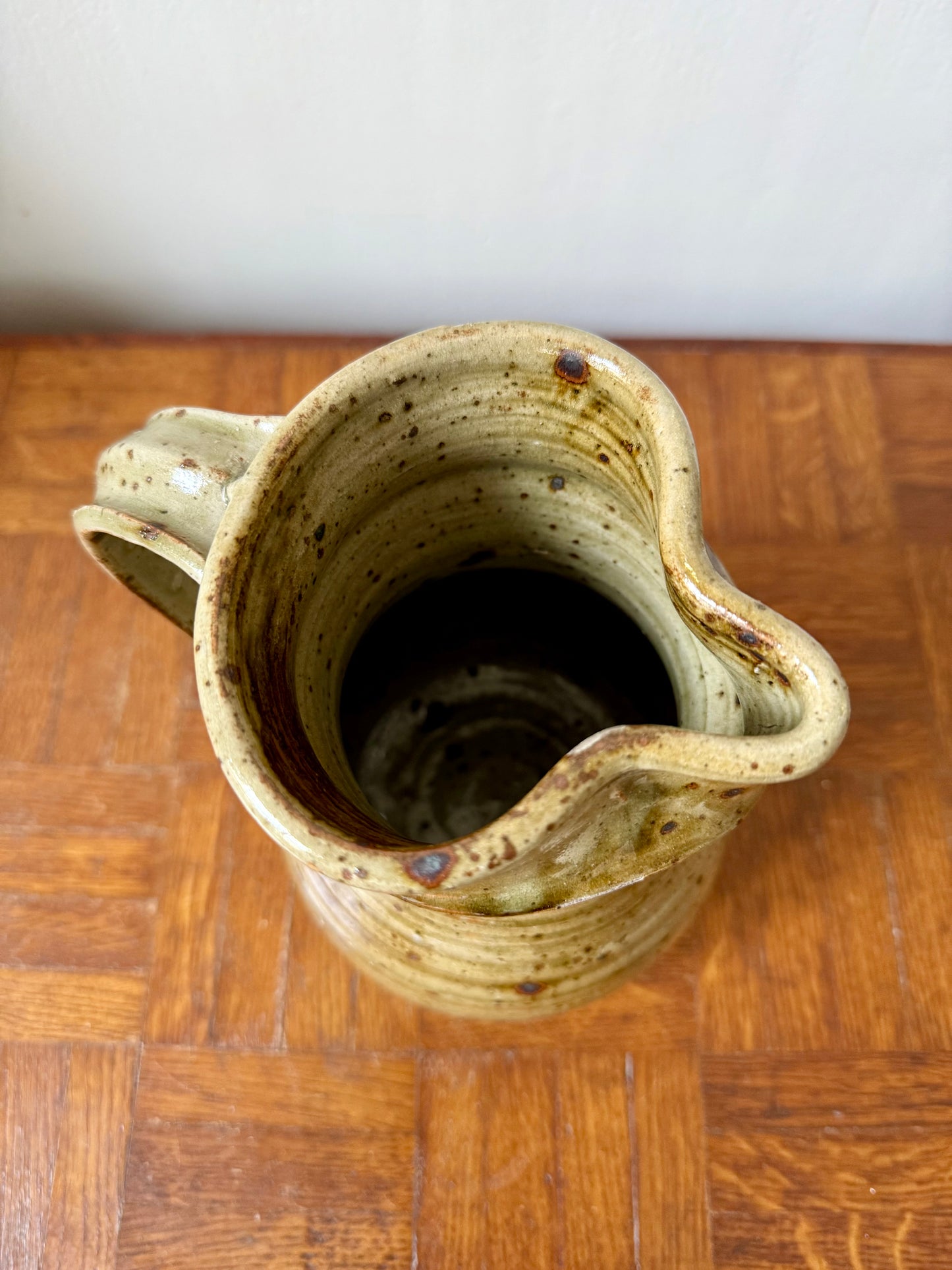 Pichet en grés verni