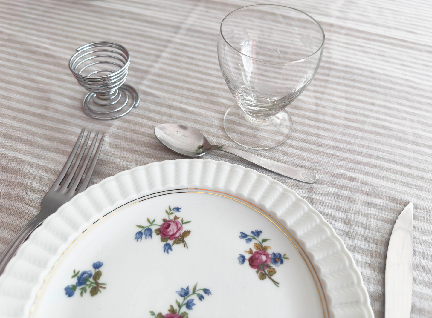 Lot de 6 assiettes très fleuries porcelaine de Limoges