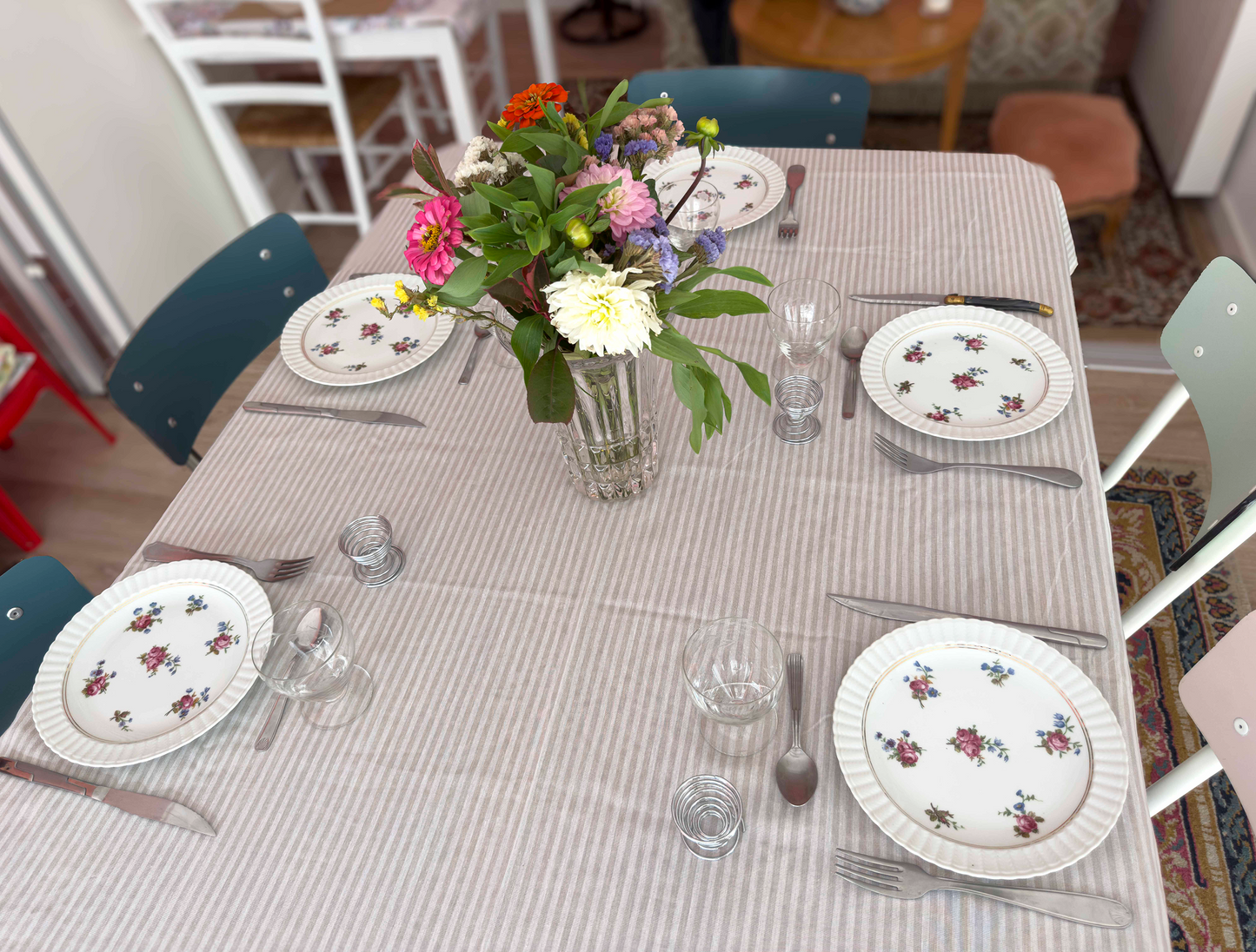 Lot de 6 assiettes très fleuries porcelaine de Limoges