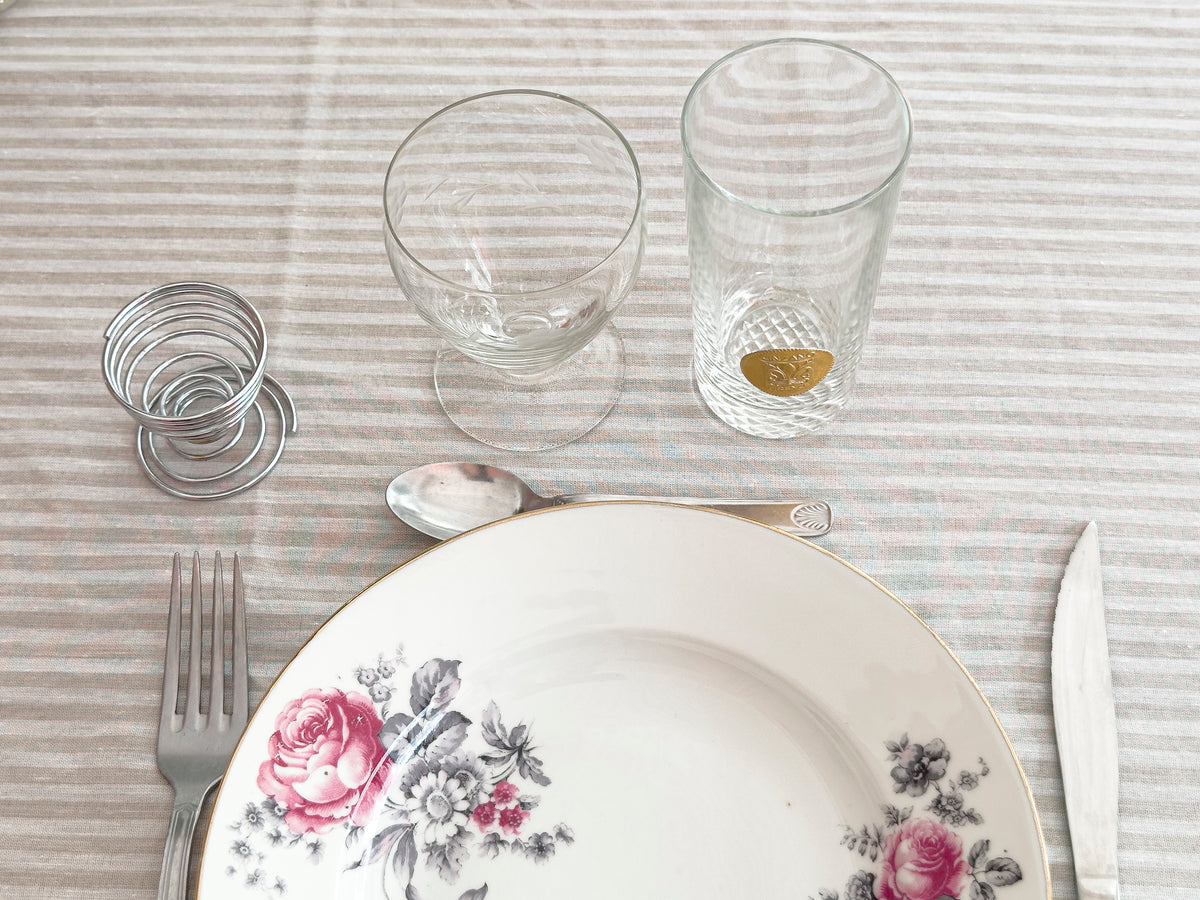 Lot de 6 assiettes creuses motifs floraux roses et grises