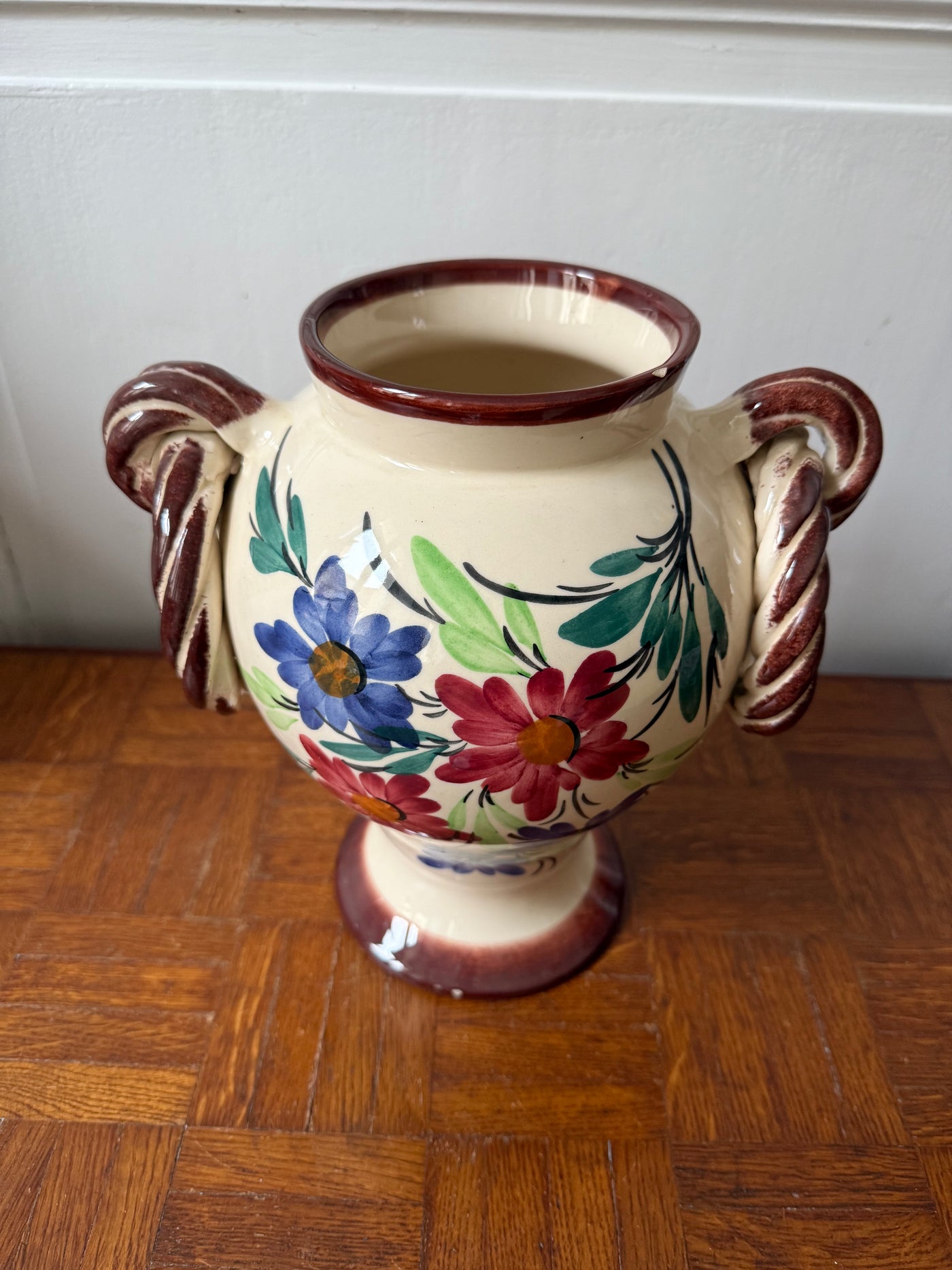 Grand vase en céramique peint à la main