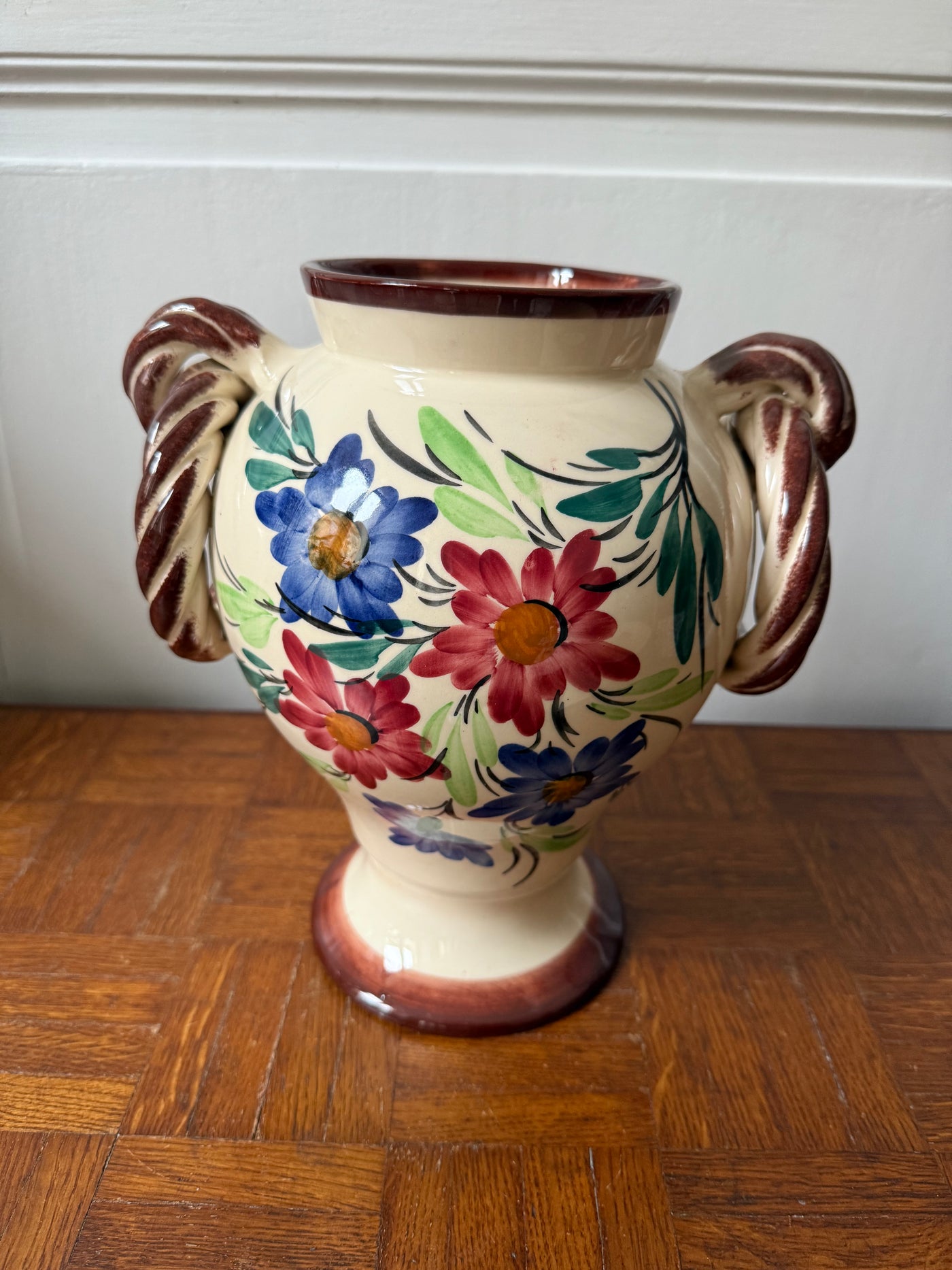 Grand vase en céramique peint à la main