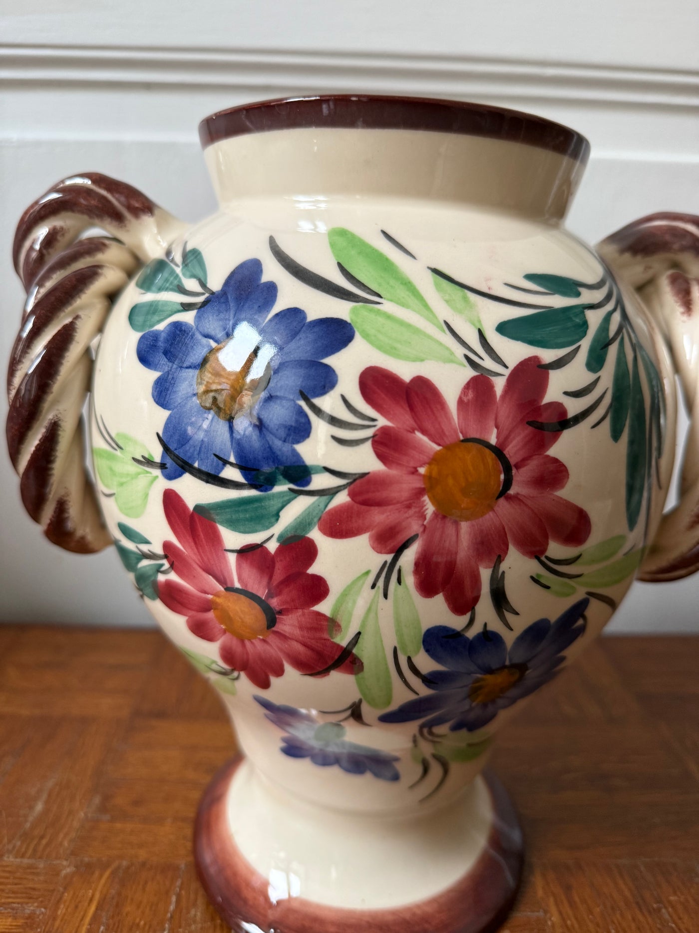 Grand vase en céramique peint à la main