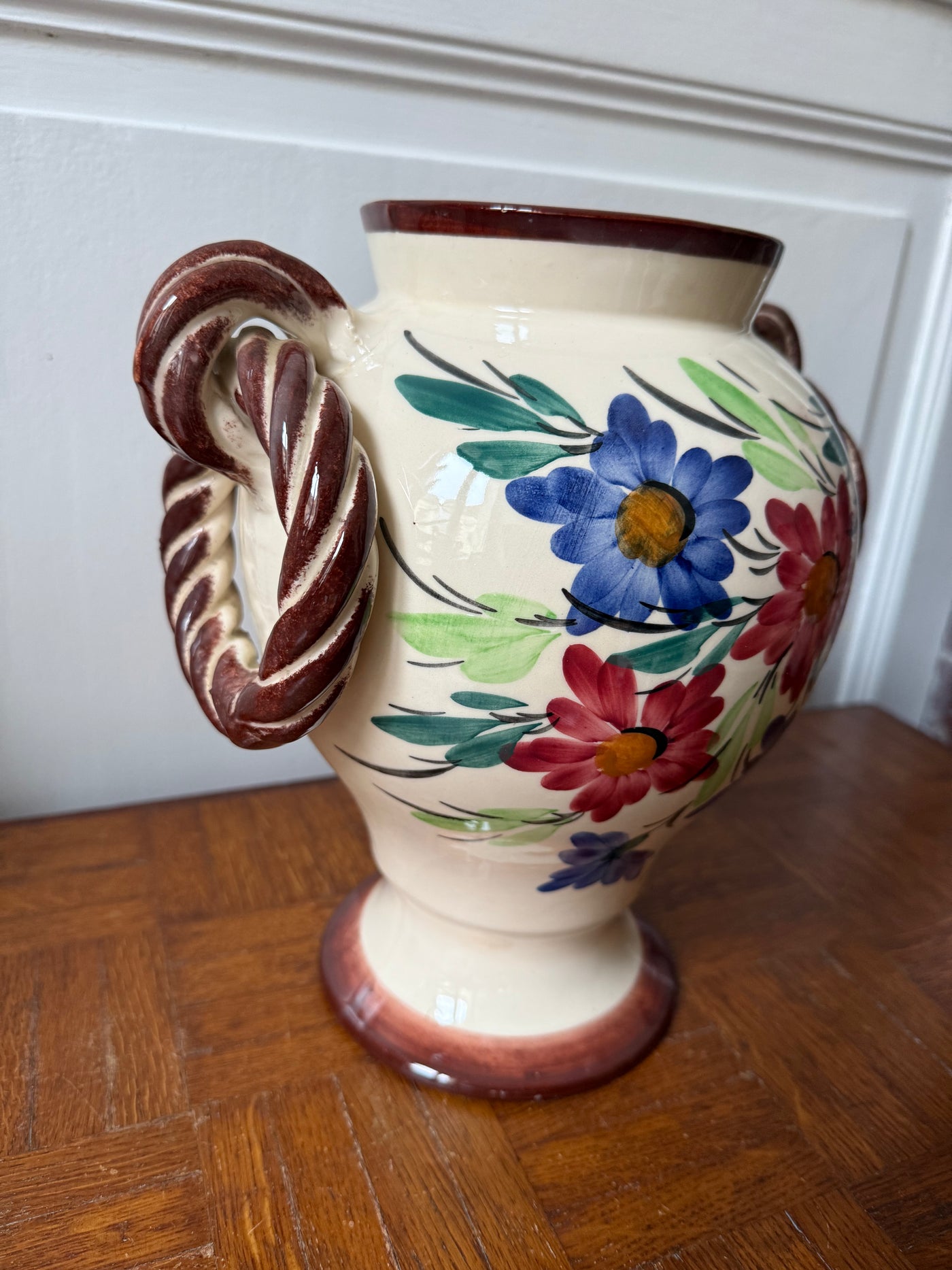 Grand vase en céramique peint à la main