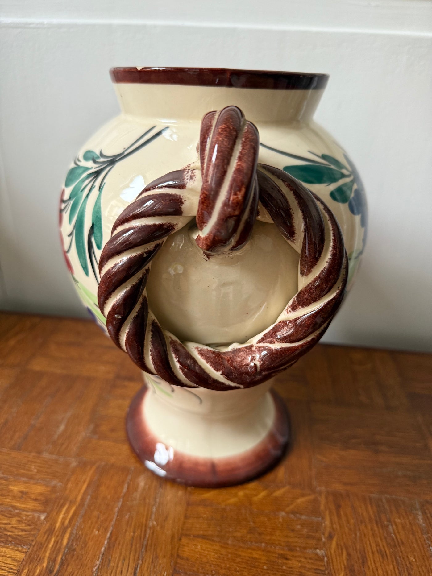 Grand vase en céramique peint à la main