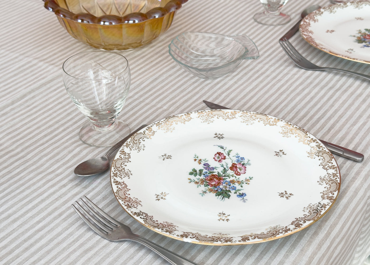 Lot de 4 grandes assiettes chiadées porcelaine de Limoges