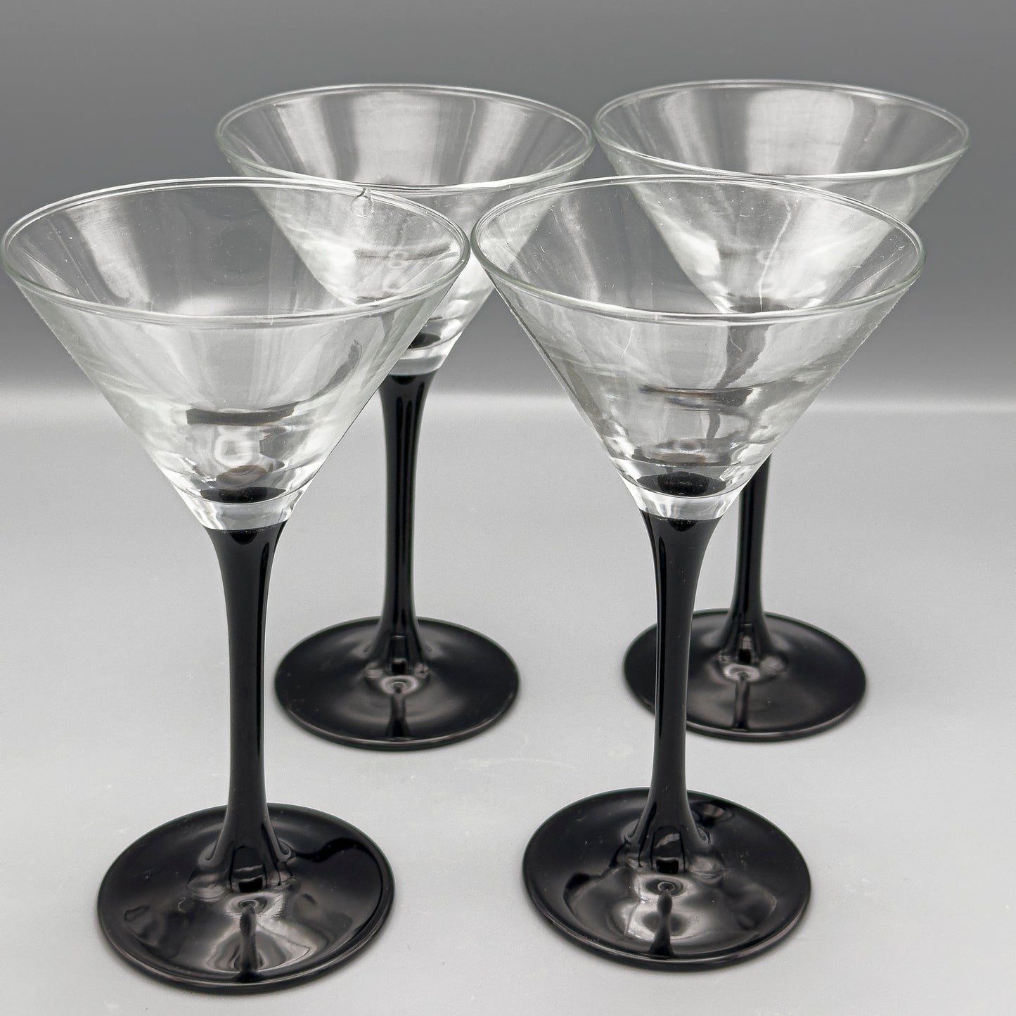 Verres Luminarc à cocktail pied noir