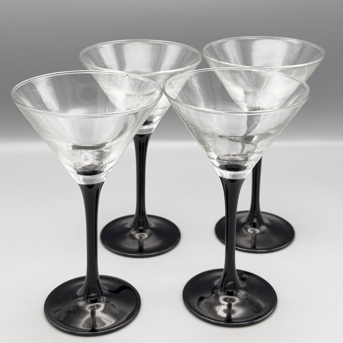 Verres Luminarc à cocktail pied noir