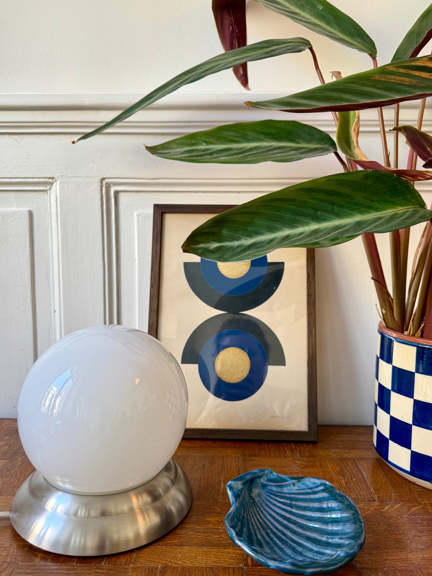 Lampe globe en opaline