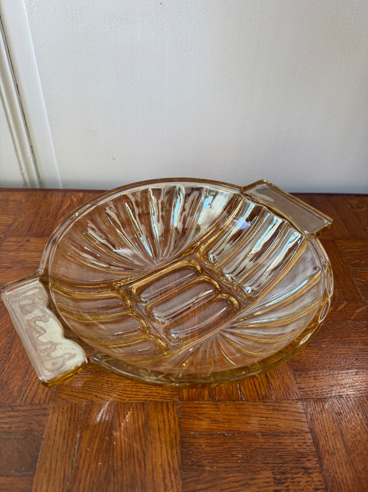 Plat en verre jaune made in France