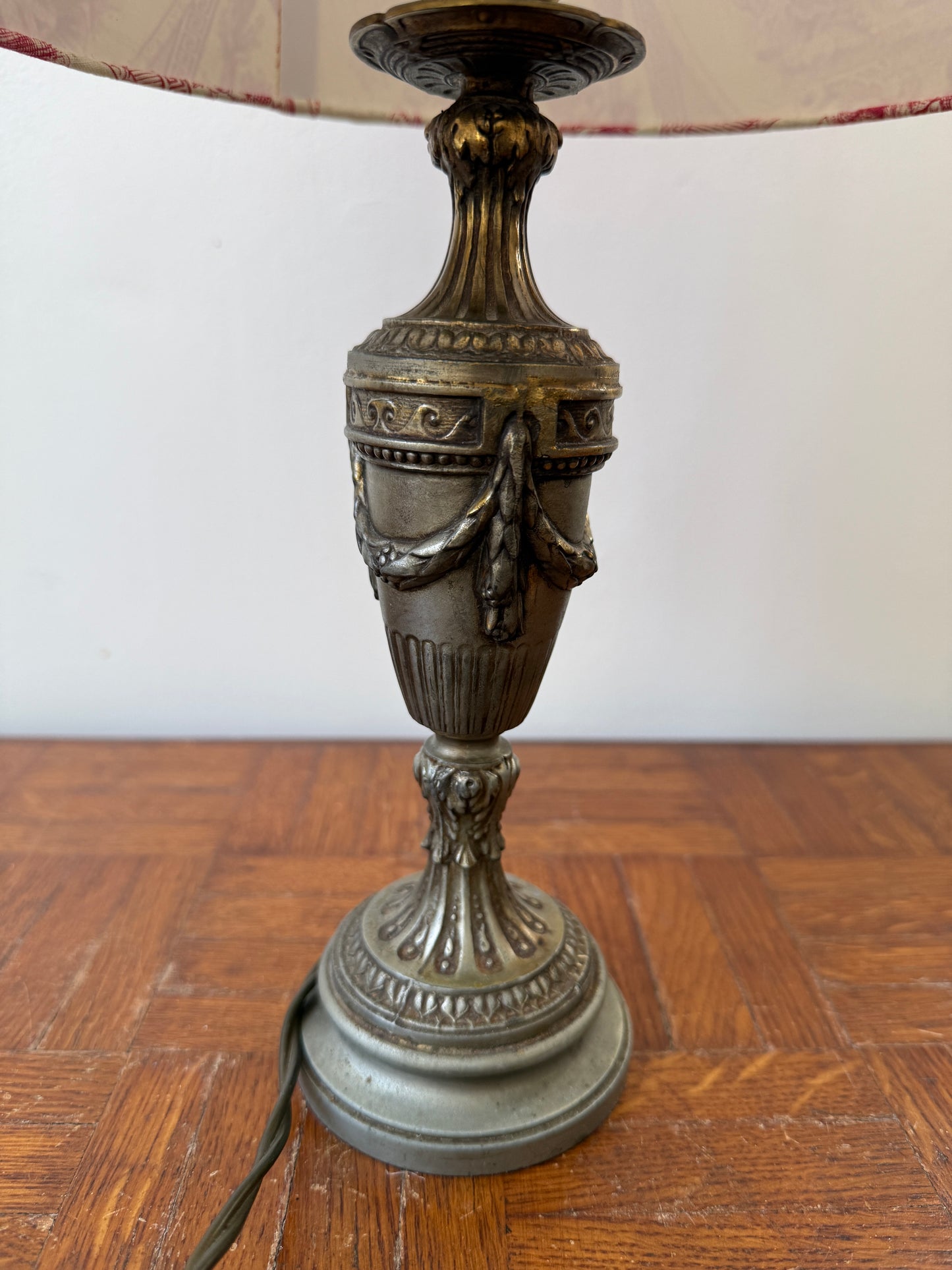 Lampe style Empire avec abat-jour en toile de jouy