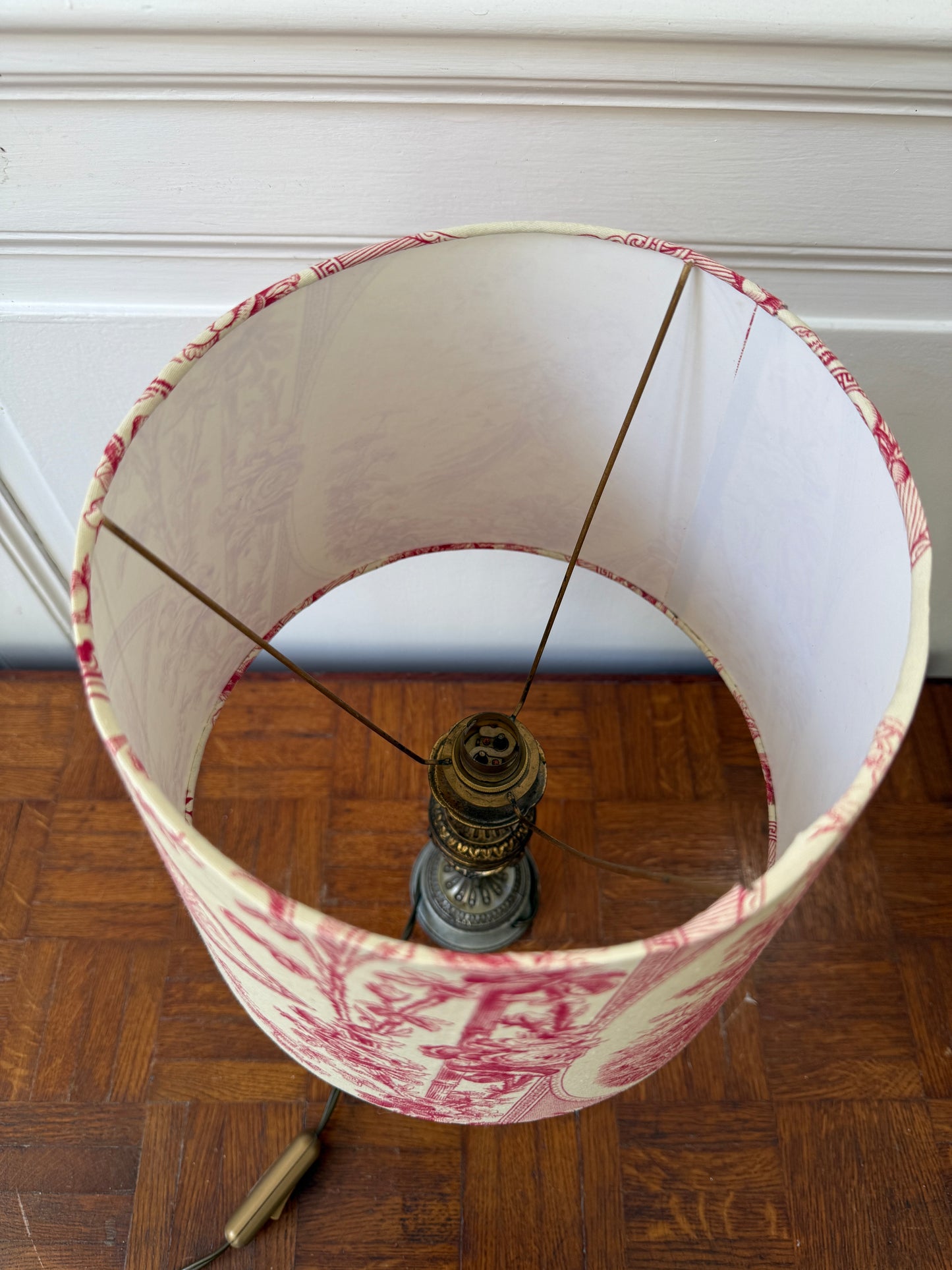 Lampe style Empire avec abat-jour en toile de jouy