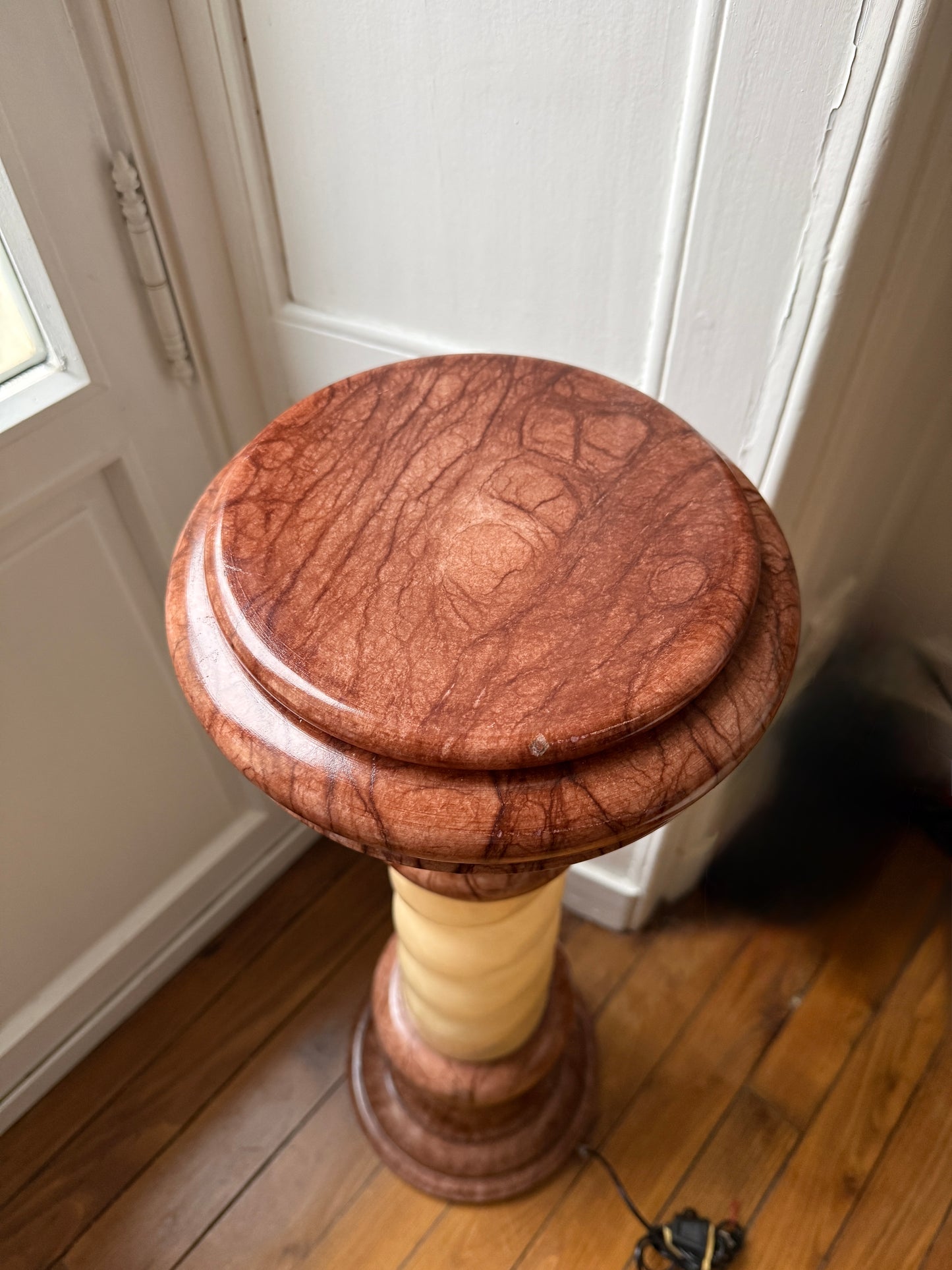 Colonne en albâtre lumineuse