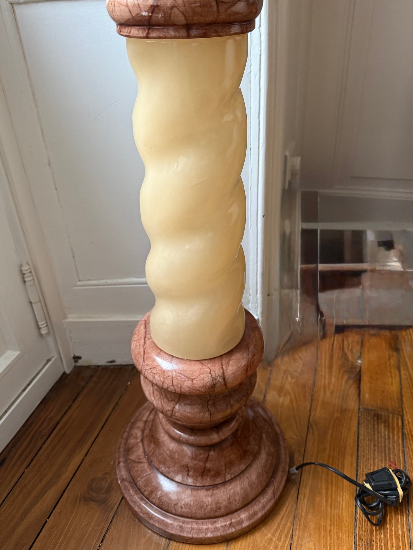 Colonne en albâtre lumineuse