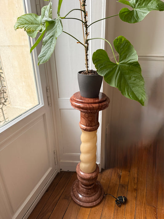 Colonne en albâtre lumineuse