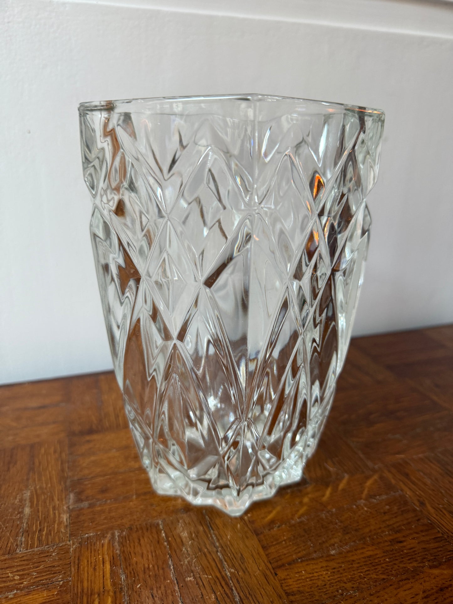 Vase en verre transparent