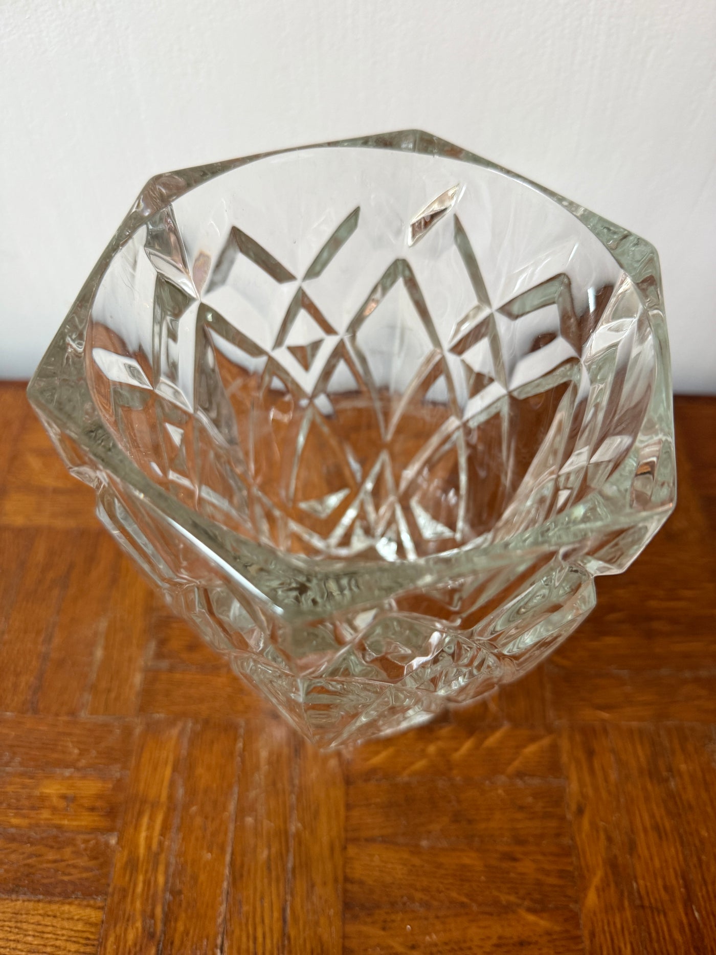 Vase en verre transparent