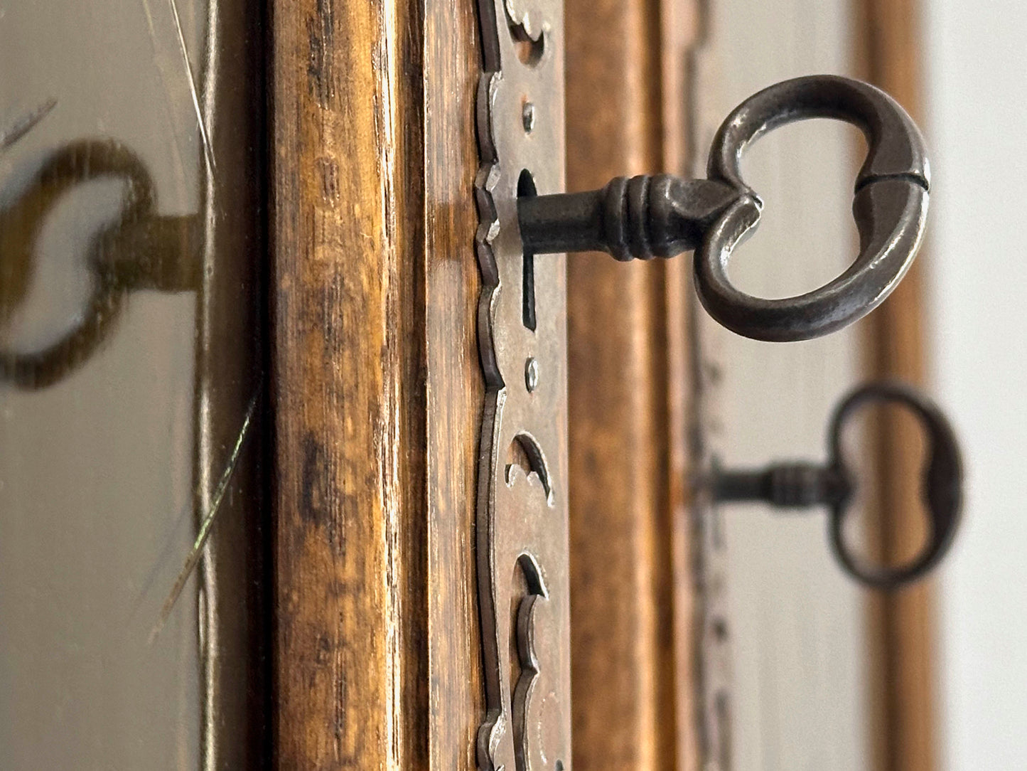 Bibliothèque en chêne massif - Marque Riskoff