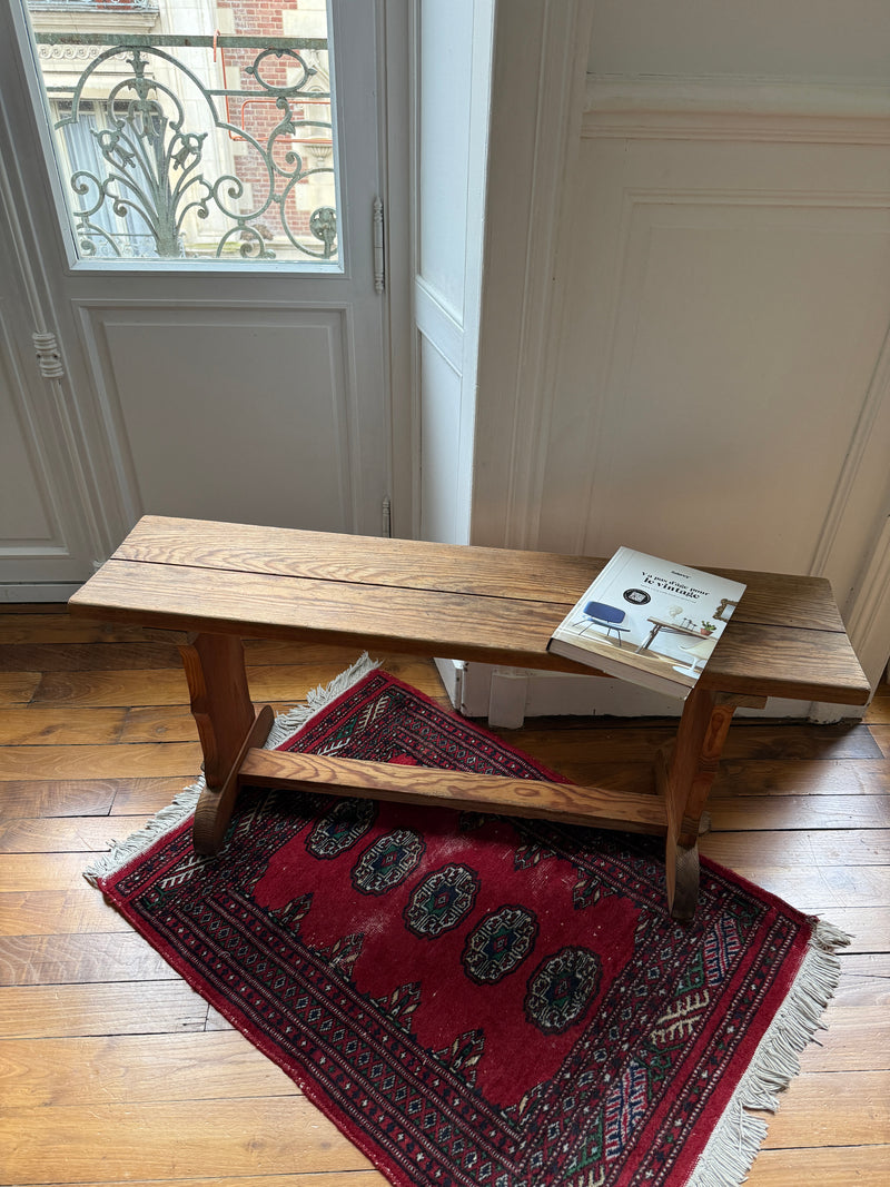 Natural wooden school bench by Razzia with a vintage design, showcasing smooth wood surface and sturdy construction.