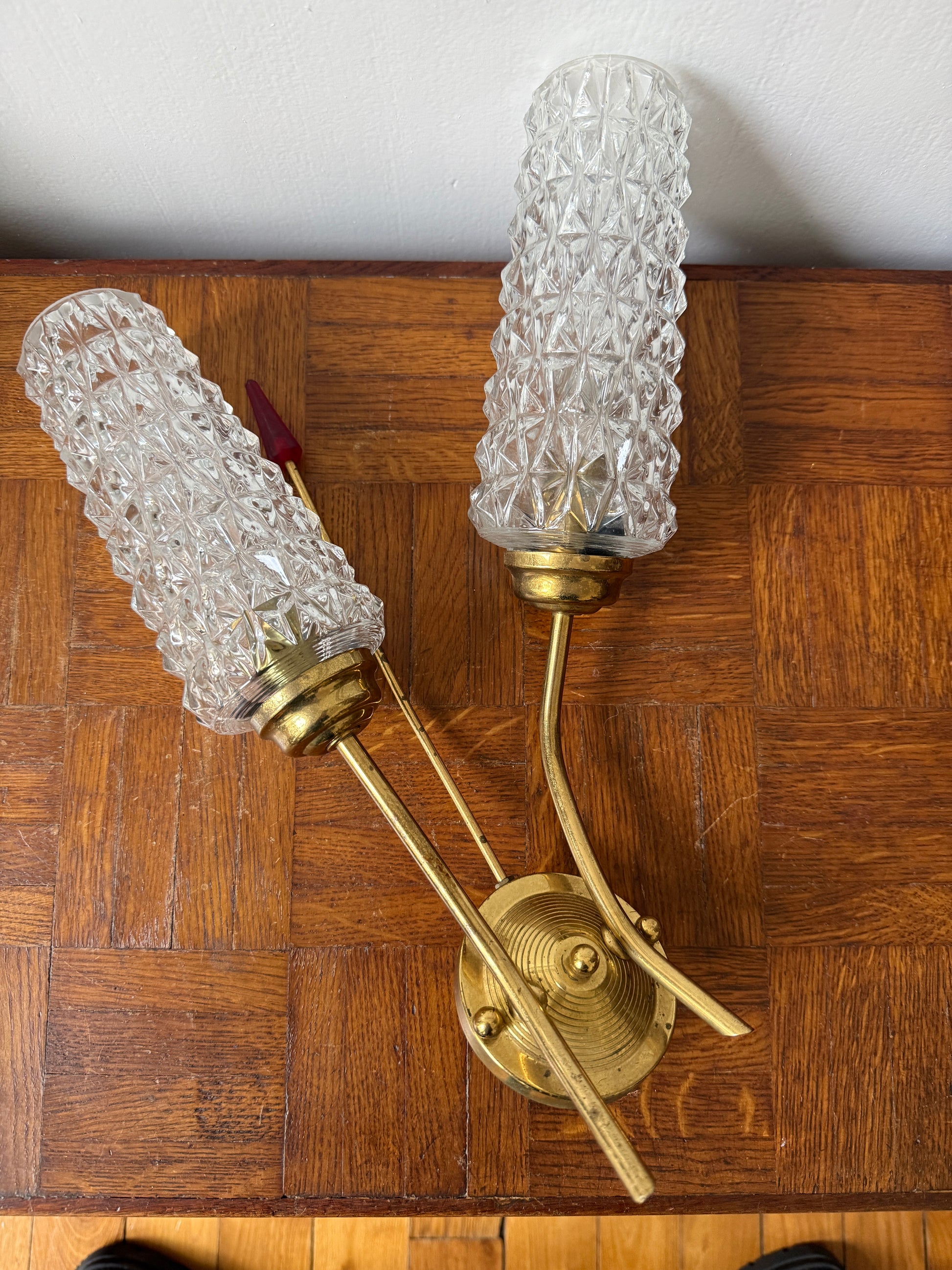 Vintage Razzia tulip wall applique lamp from the 1960s with a retro floral design, ideal for mid-century decor.
