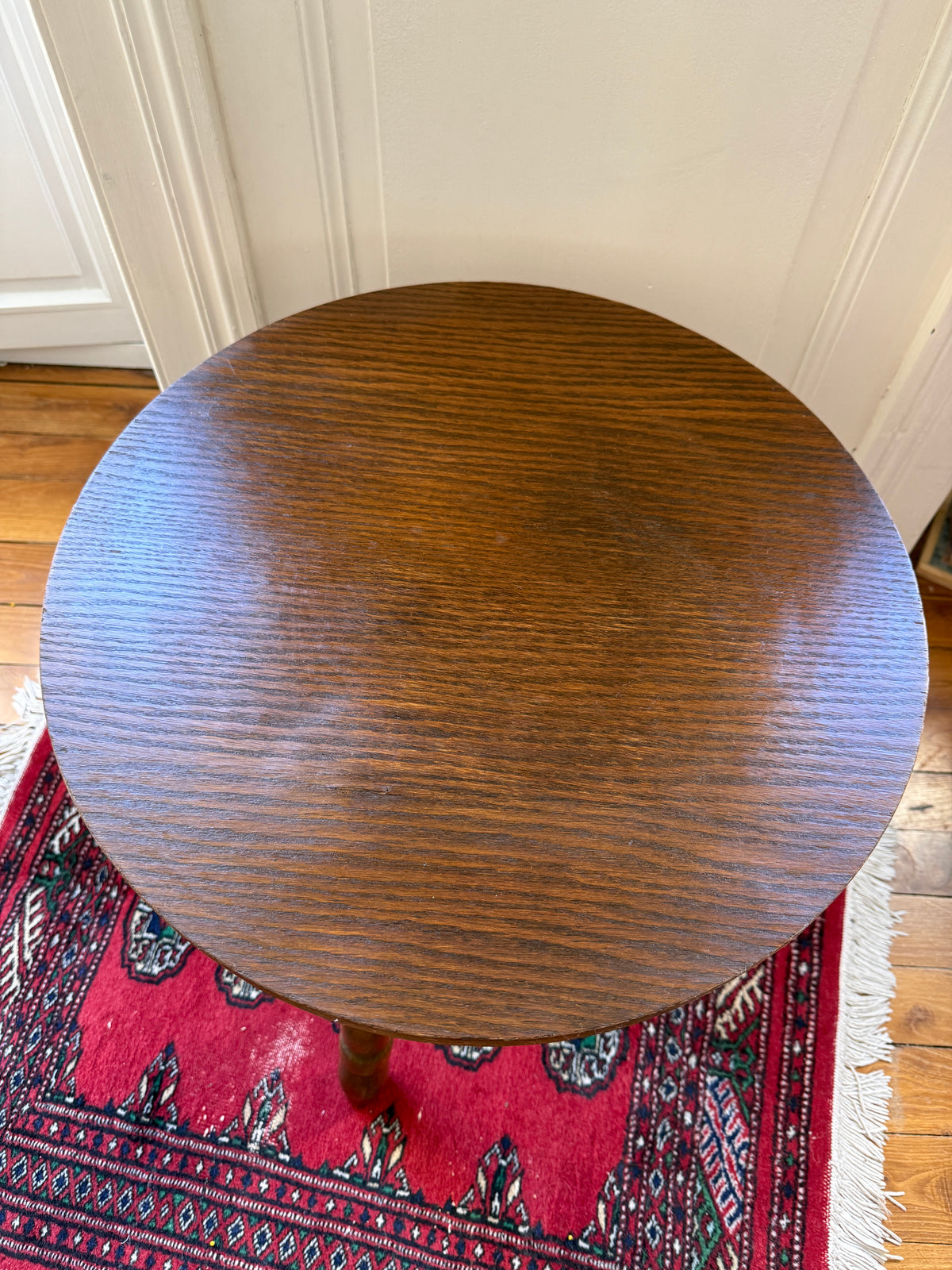 Table d'appoint tripode en bois - esprit brutaliste