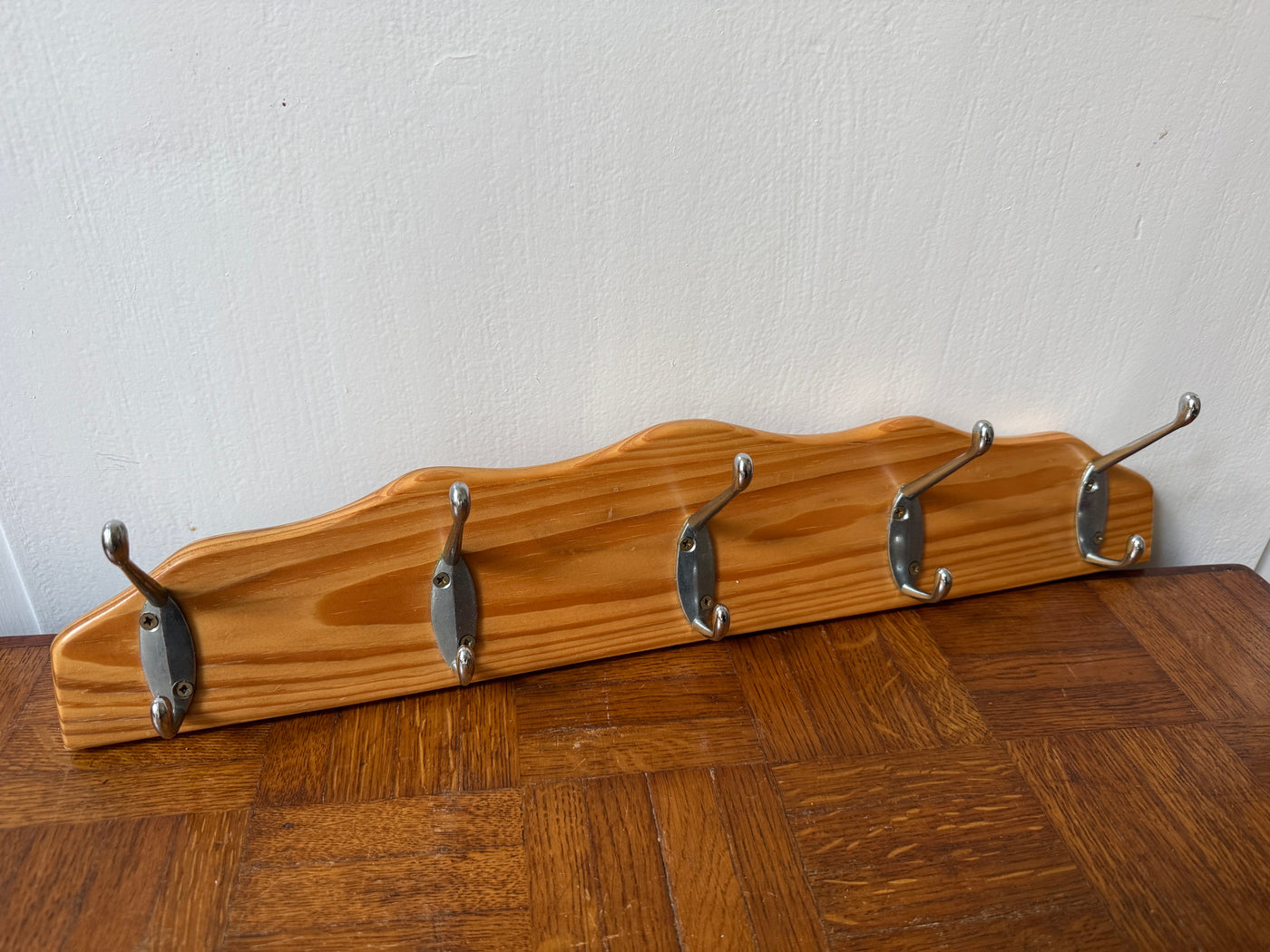 Porte-manteau mural en bois & métal