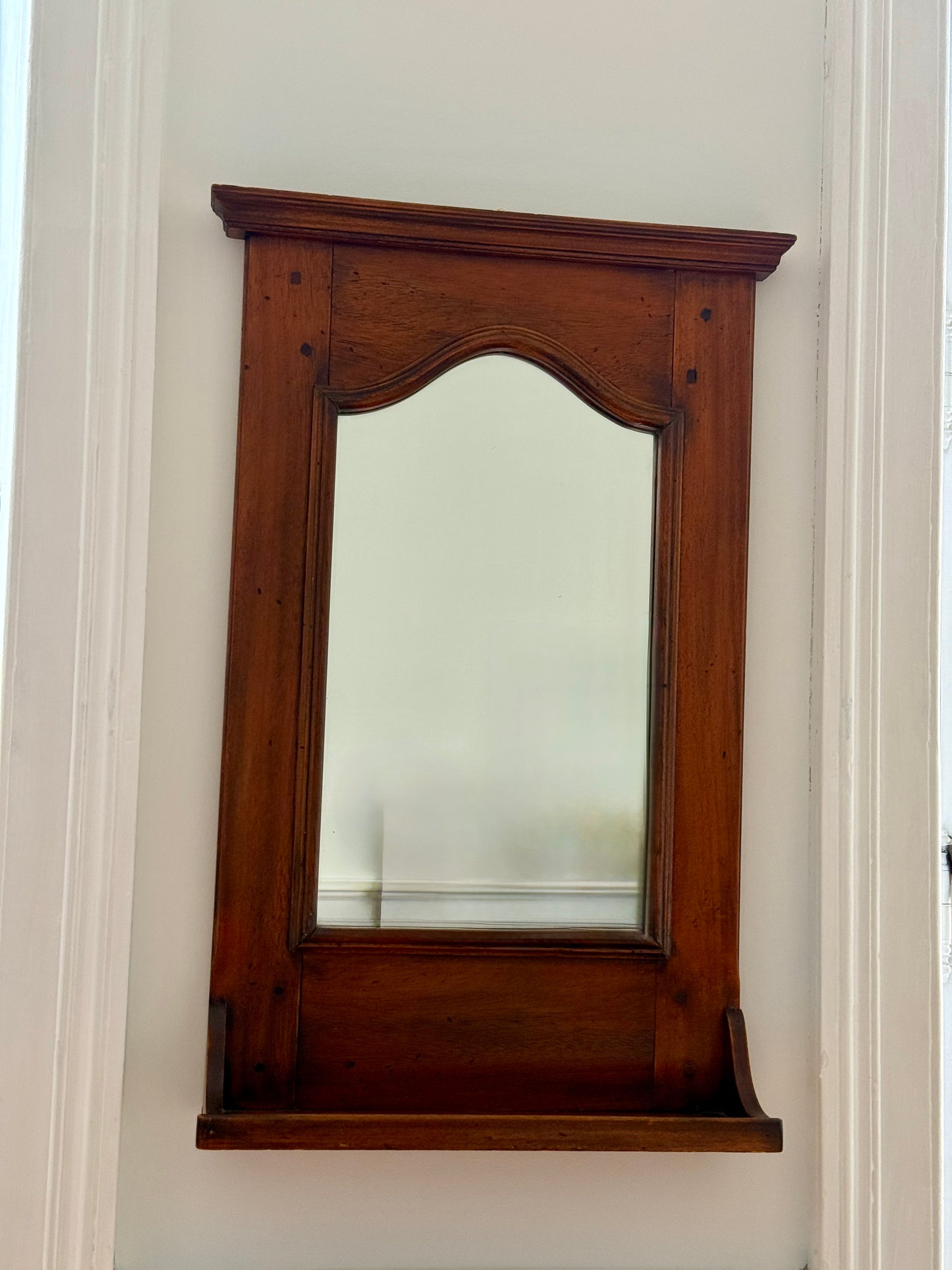 Miroir de toilette ancien en bois avec cadre en bois sculpté, style classique, décor vintage pour salle de bain Razzia
