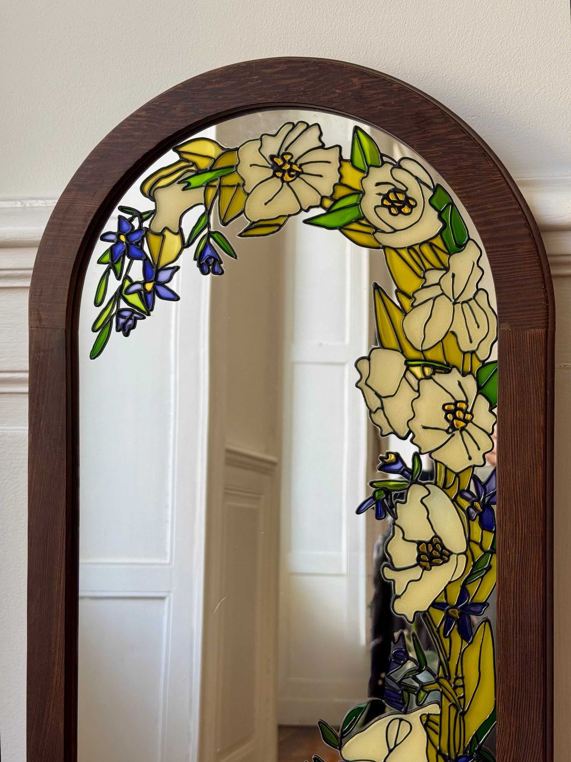 Miroir Tiffany Art Déco de Razzia avec cadre orné, forme rectangulaire élégante et détails sophistiqués pour décoration intérieure.