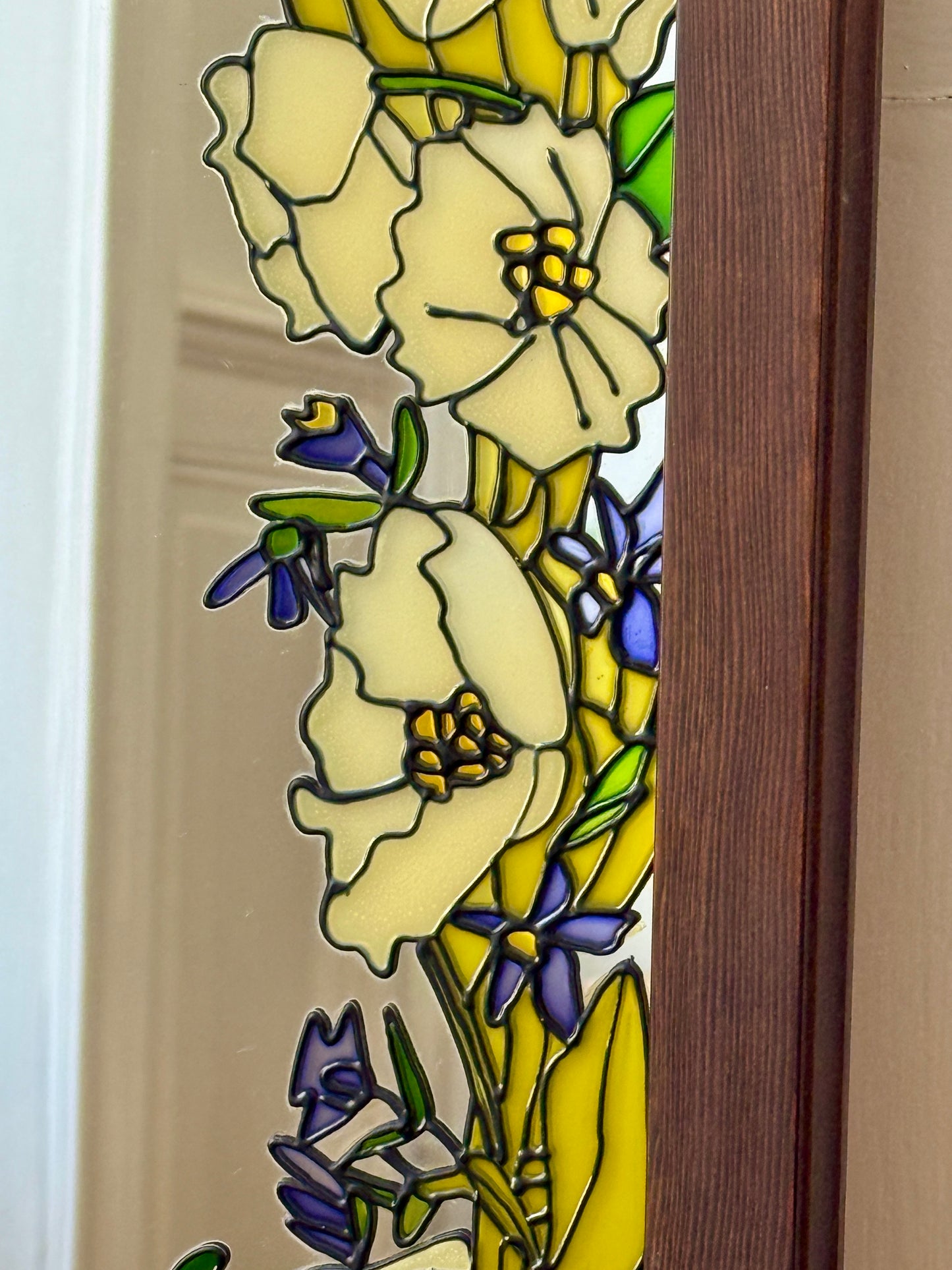 Miroir Tiffany Art Déco de Razzia avec cadre orné, design élégant et vintage, reflet artistique et sophistiqué dans l'image.