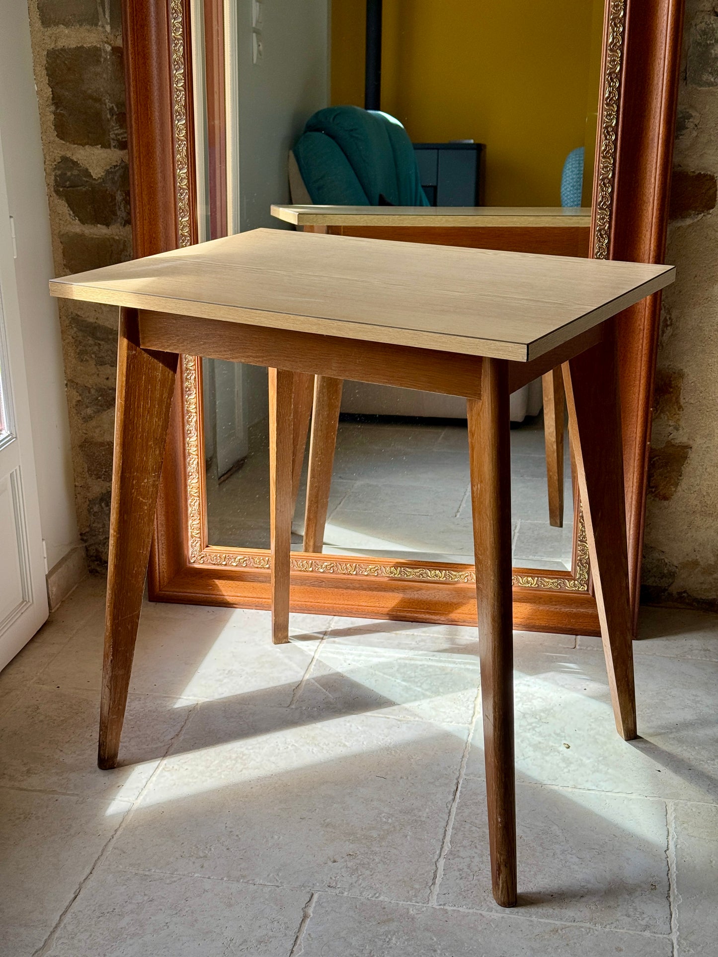 Table d'appoint en formica - pieds compas