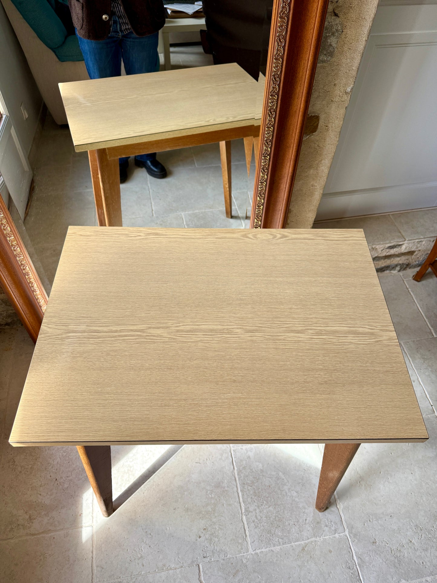 Table d'appoint en formica - pieds compas