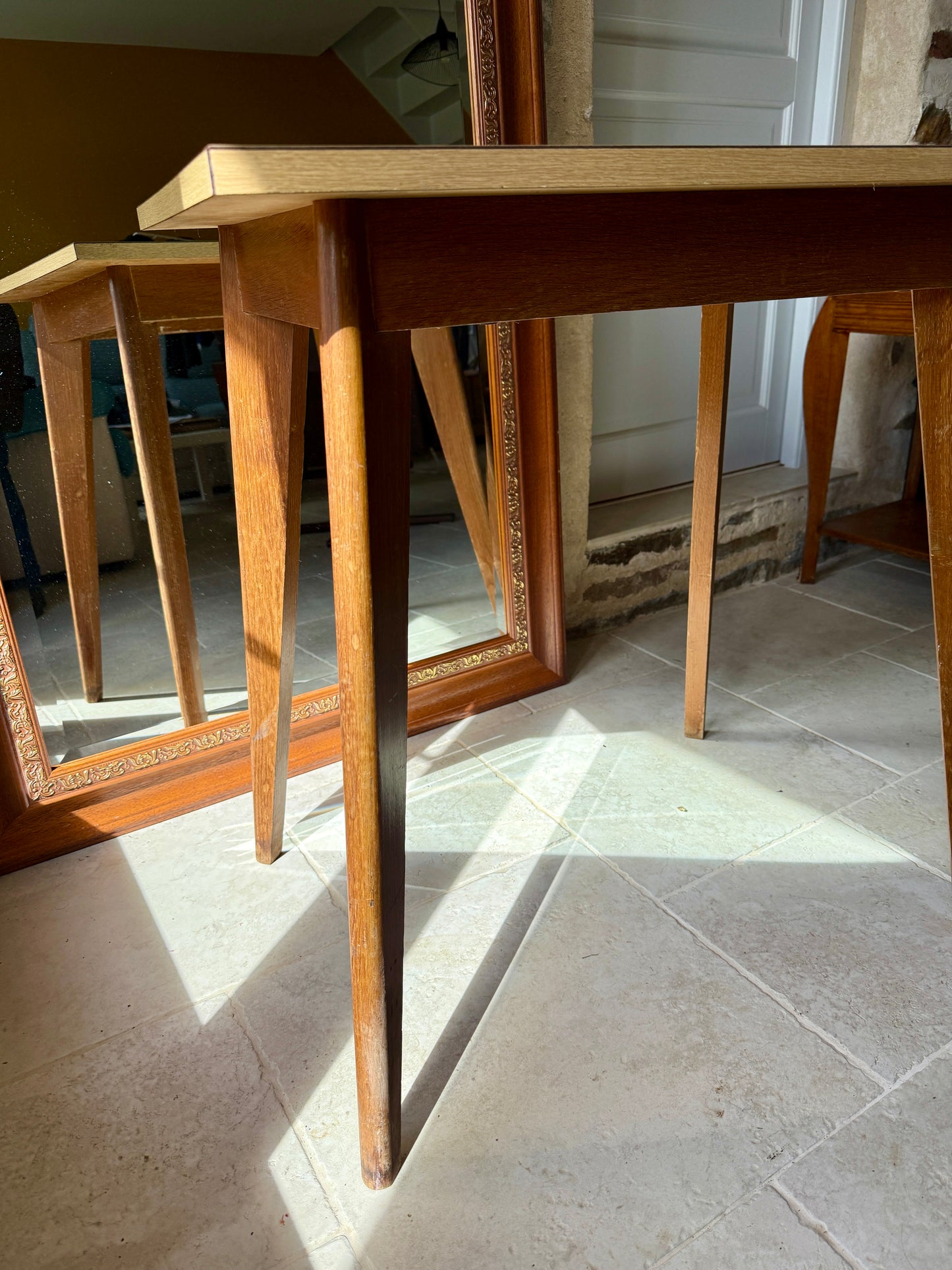 Table d'appoint en formica - pieds compas