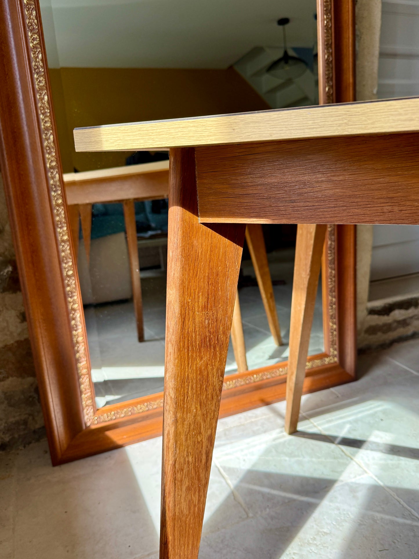 Table d'appoint en formica - pieds compas