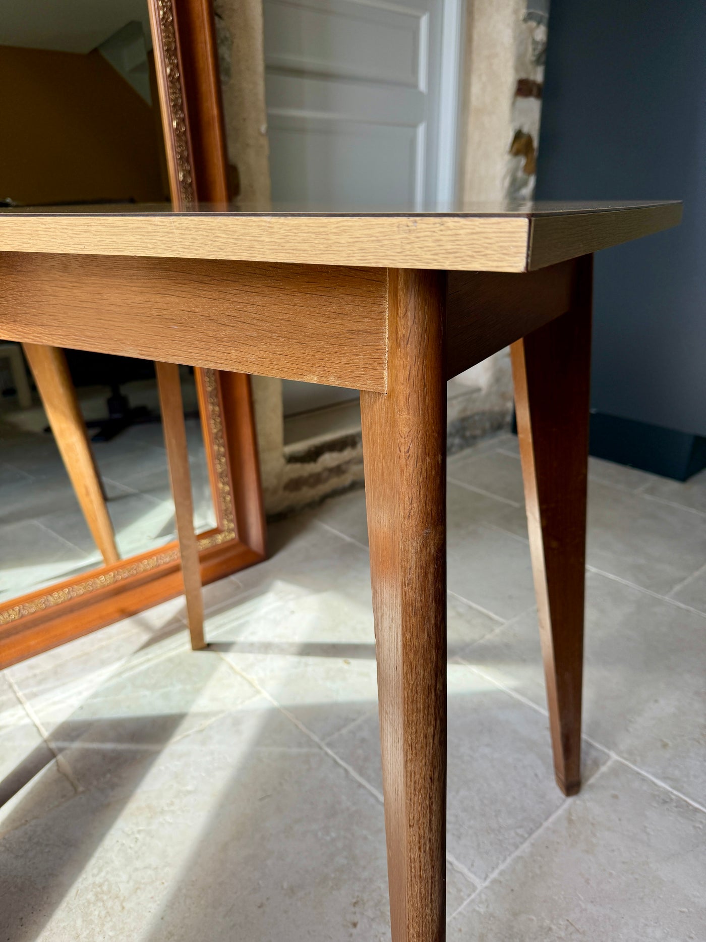 Table d'appoint en formica - pieds compas