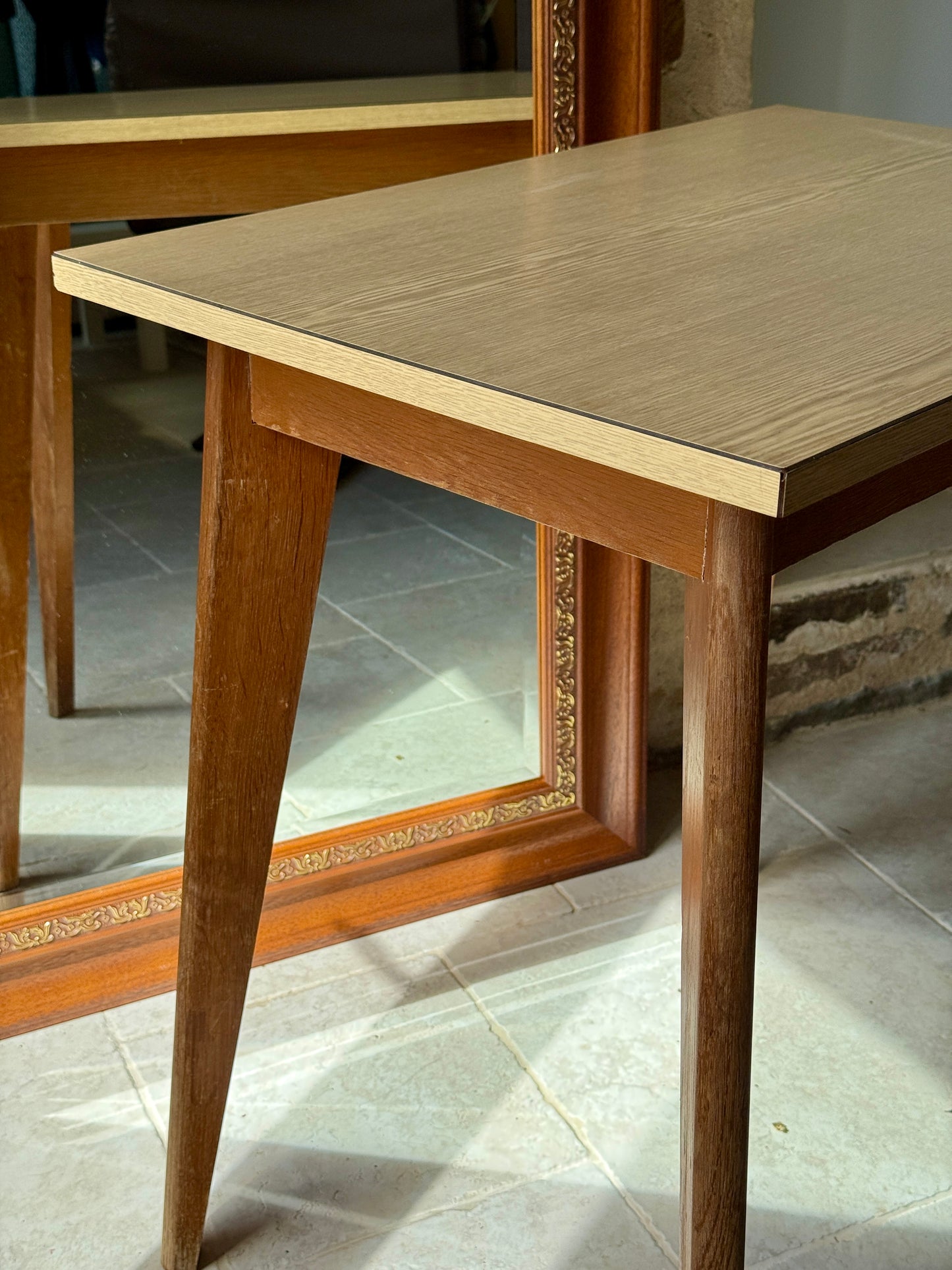 Table d'appoint en formica - pieds compas