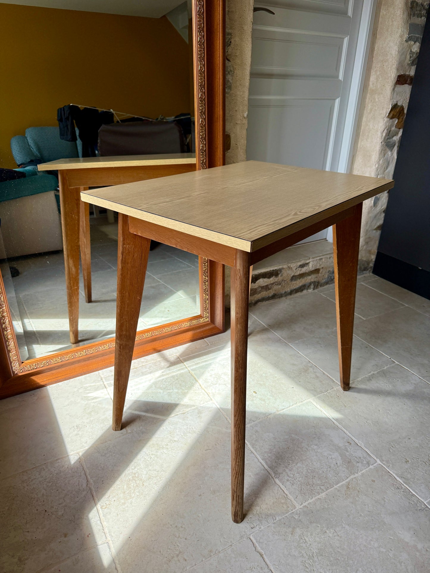 Table d'appoint en formica - pieds compas