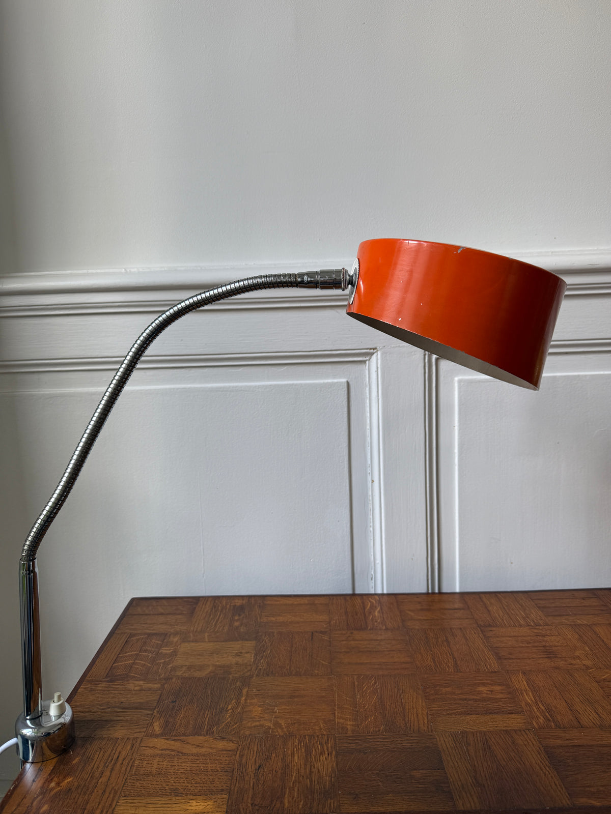 Lampe d’atelier orange à étau – années 70