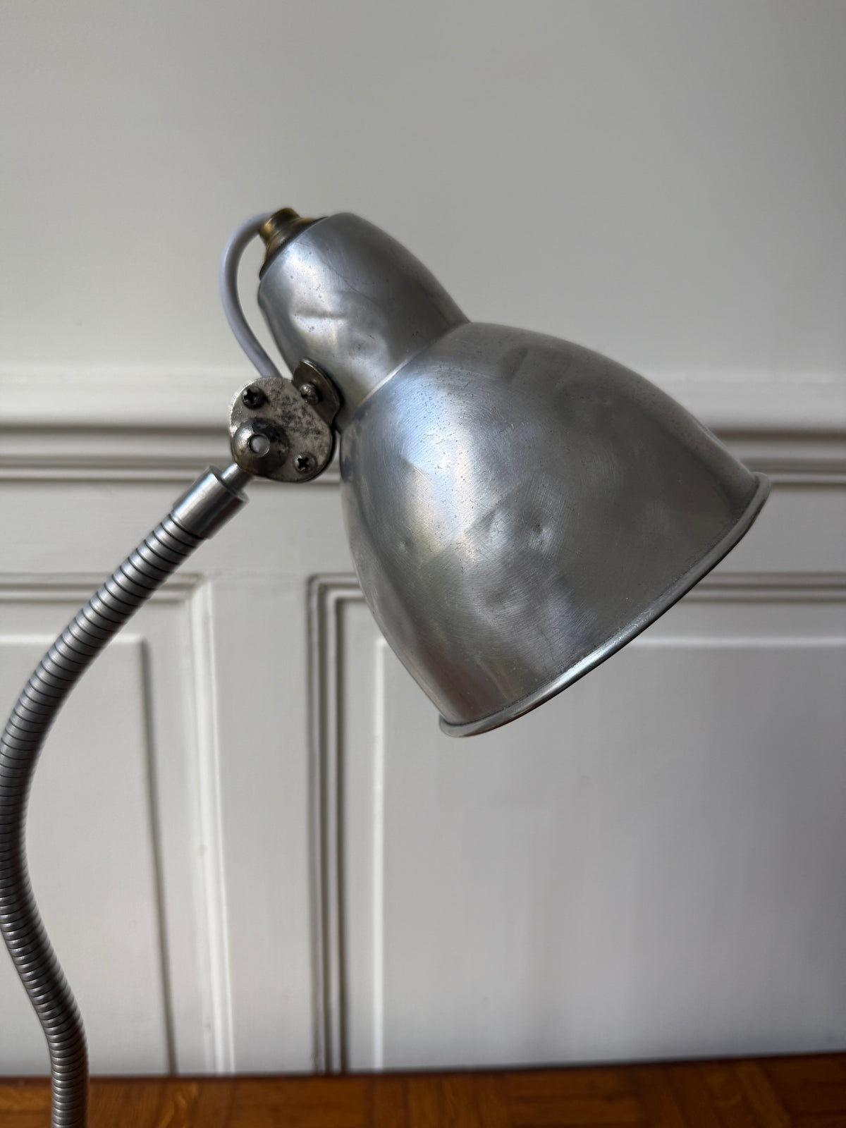 Lampe de bureau industrielle articulée – années 50