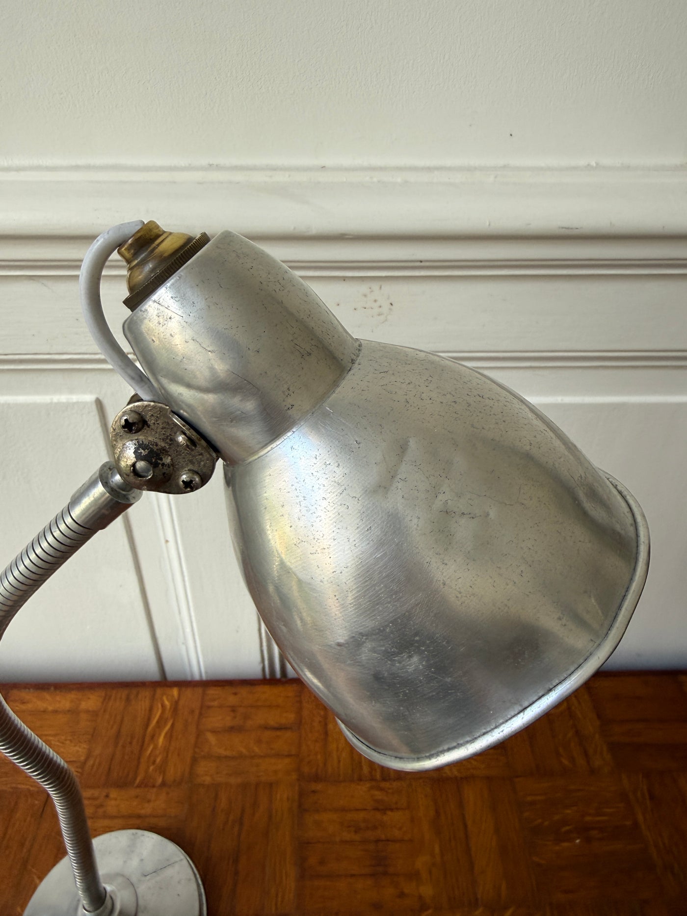 Lampe de bureau industrielle articulée – années 50