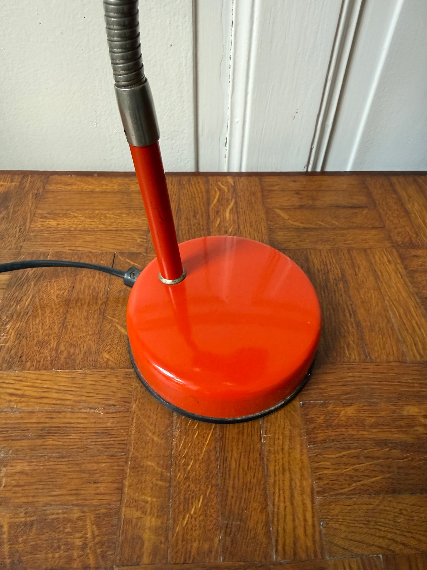 Lampe de bureau rouge – esprit vintage