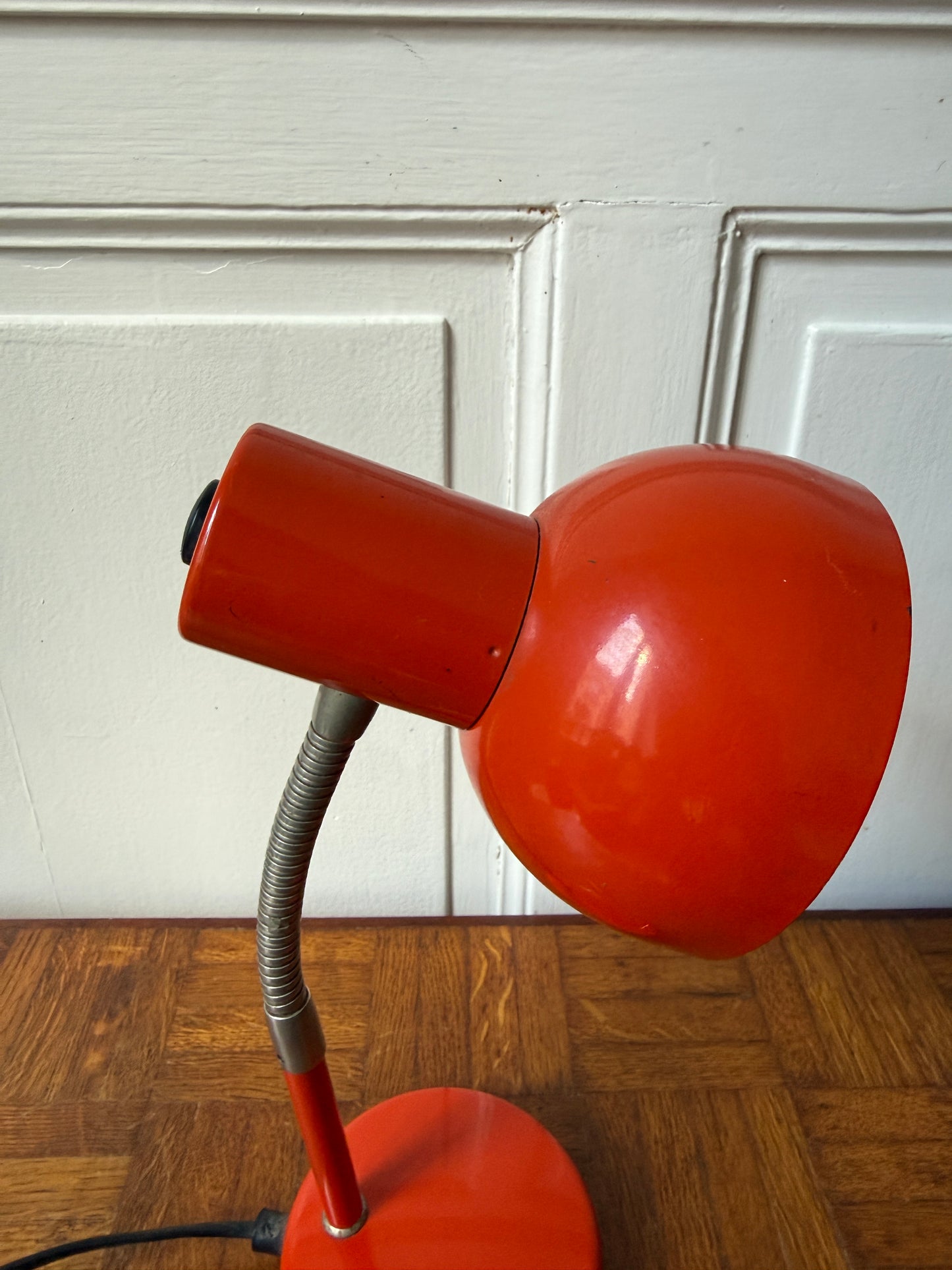 Lampe de bureau rouge – esprit vintage
